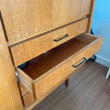 Armoire secrétaire scandinave,  Pied compas