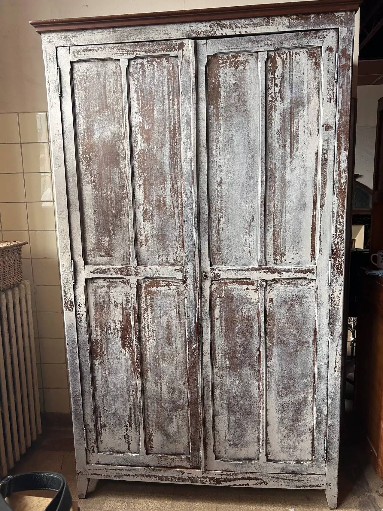 Large Parisian oak wardrobe from the early 20th century with an antique white patina
