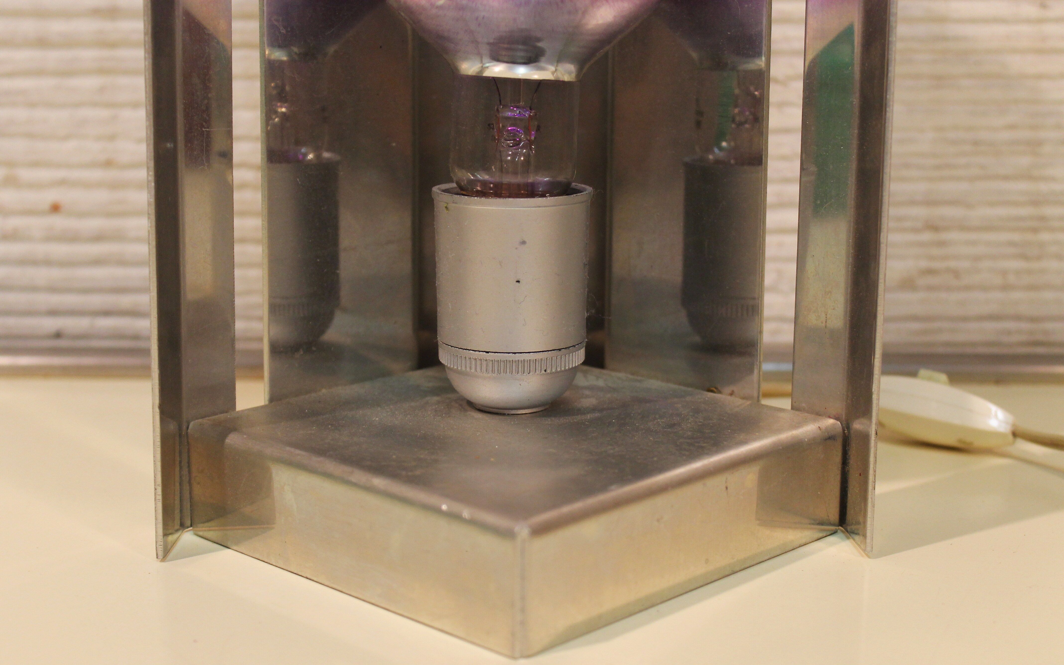 Lampe "Angle" Space age années 70