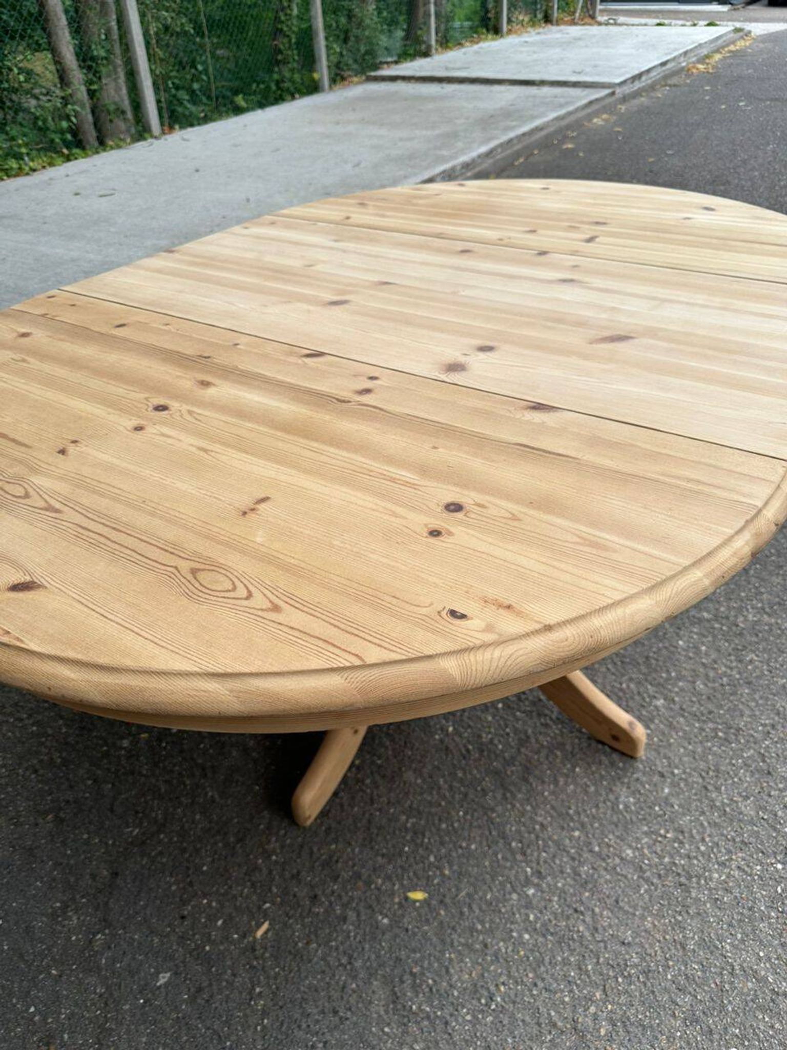 Table de repas ronde extensible en bois massif brut