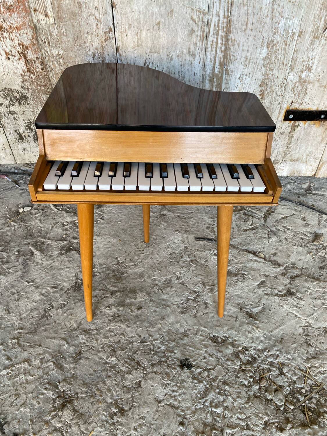 Piano a child's old wood + formica compass legs 1960s vintage