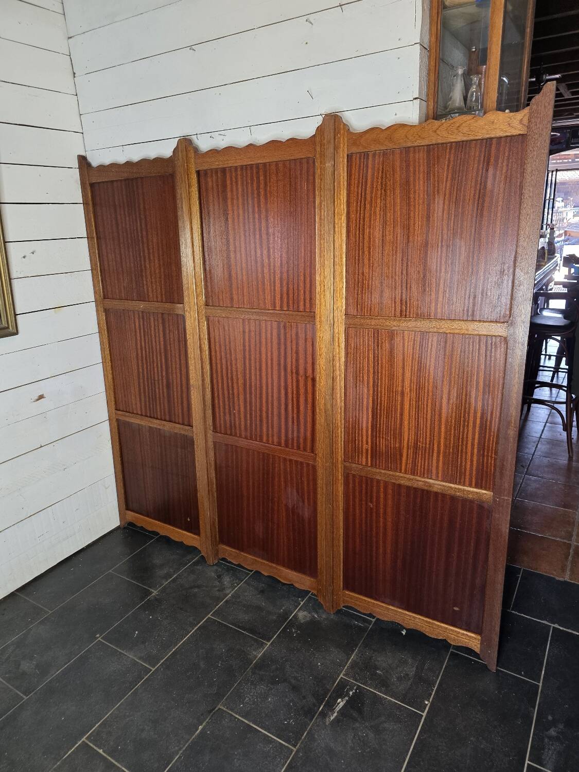 Three-panel screen in mahogany