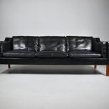 Sofa Model 2213 by Børge Mogensen, Frdericia. Denmark.