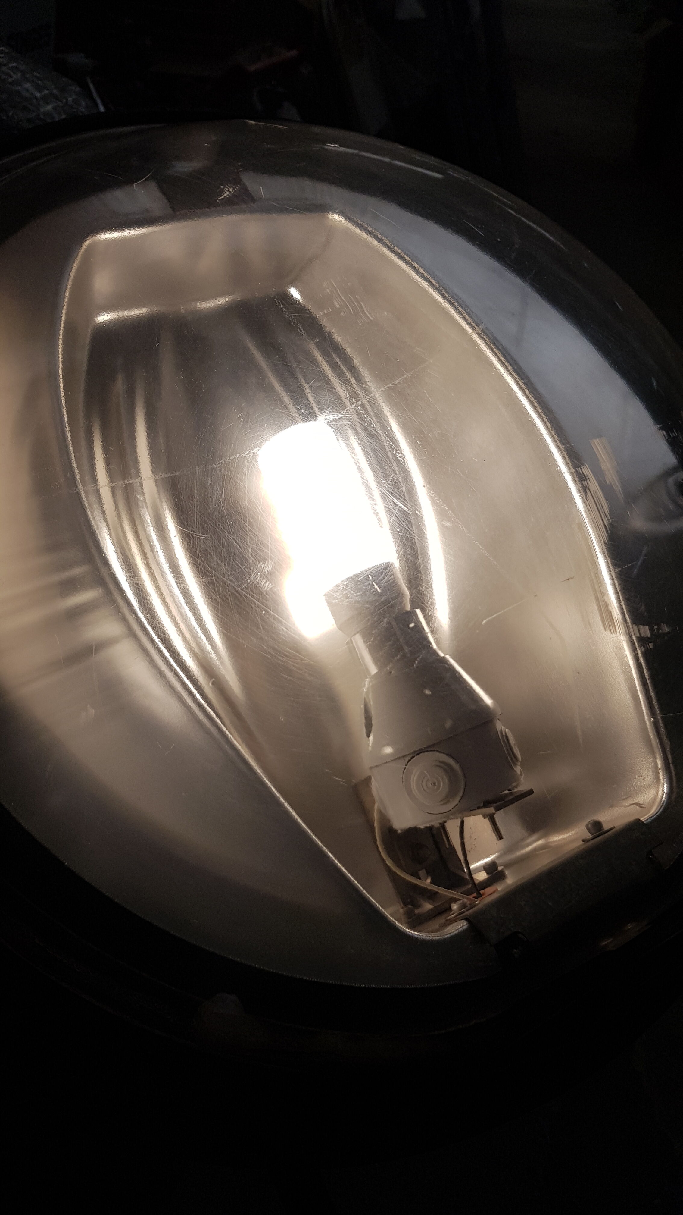 Former round lantern of public lighting of the city of Paris