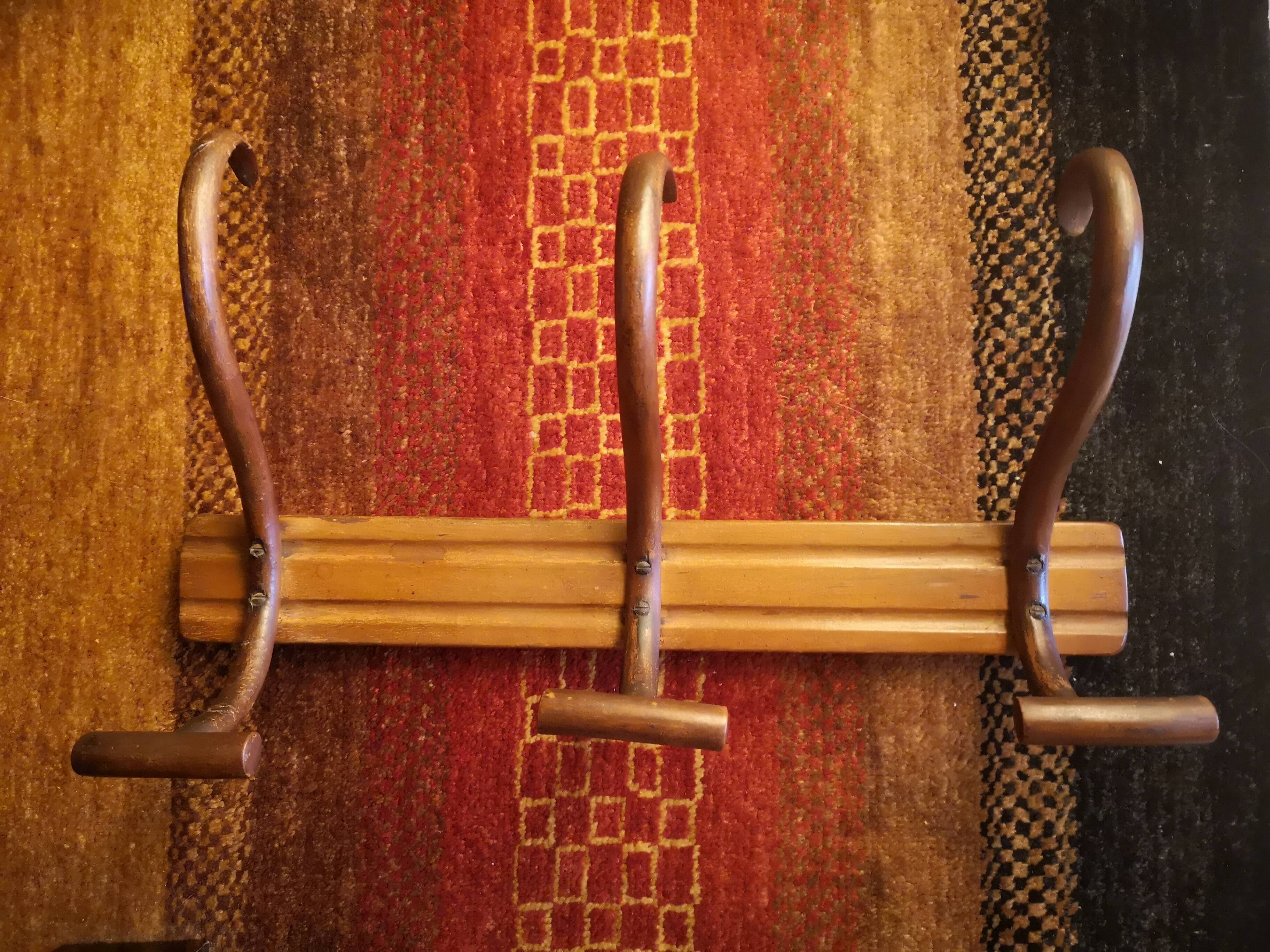 Bistro wall coat rack/hats - 3 curved wooden hooks - Signed Thonet - 1940s/50s