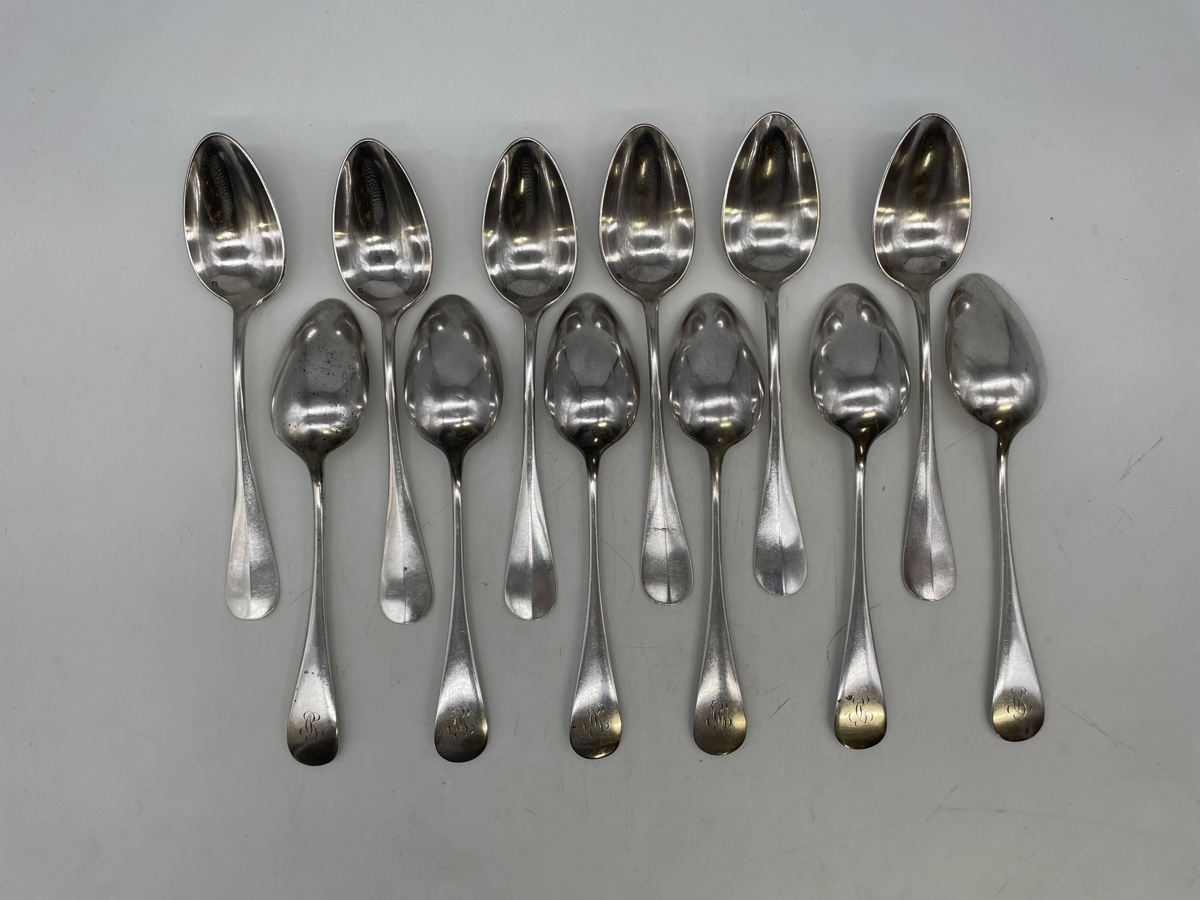 Set of 12 soup spoons, 7 lunch forks, 8 dessert cutlery.