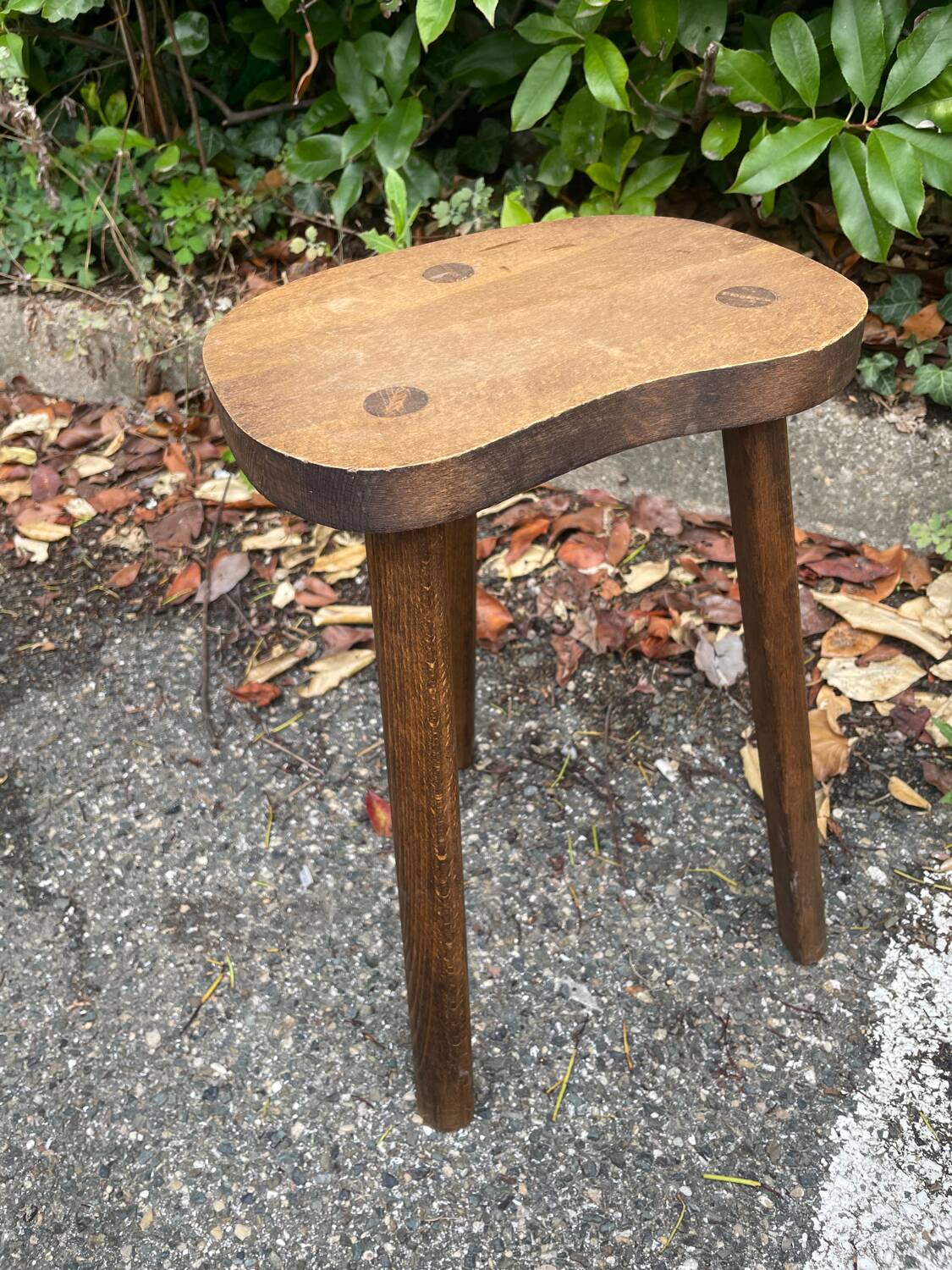 Tabouret tripode