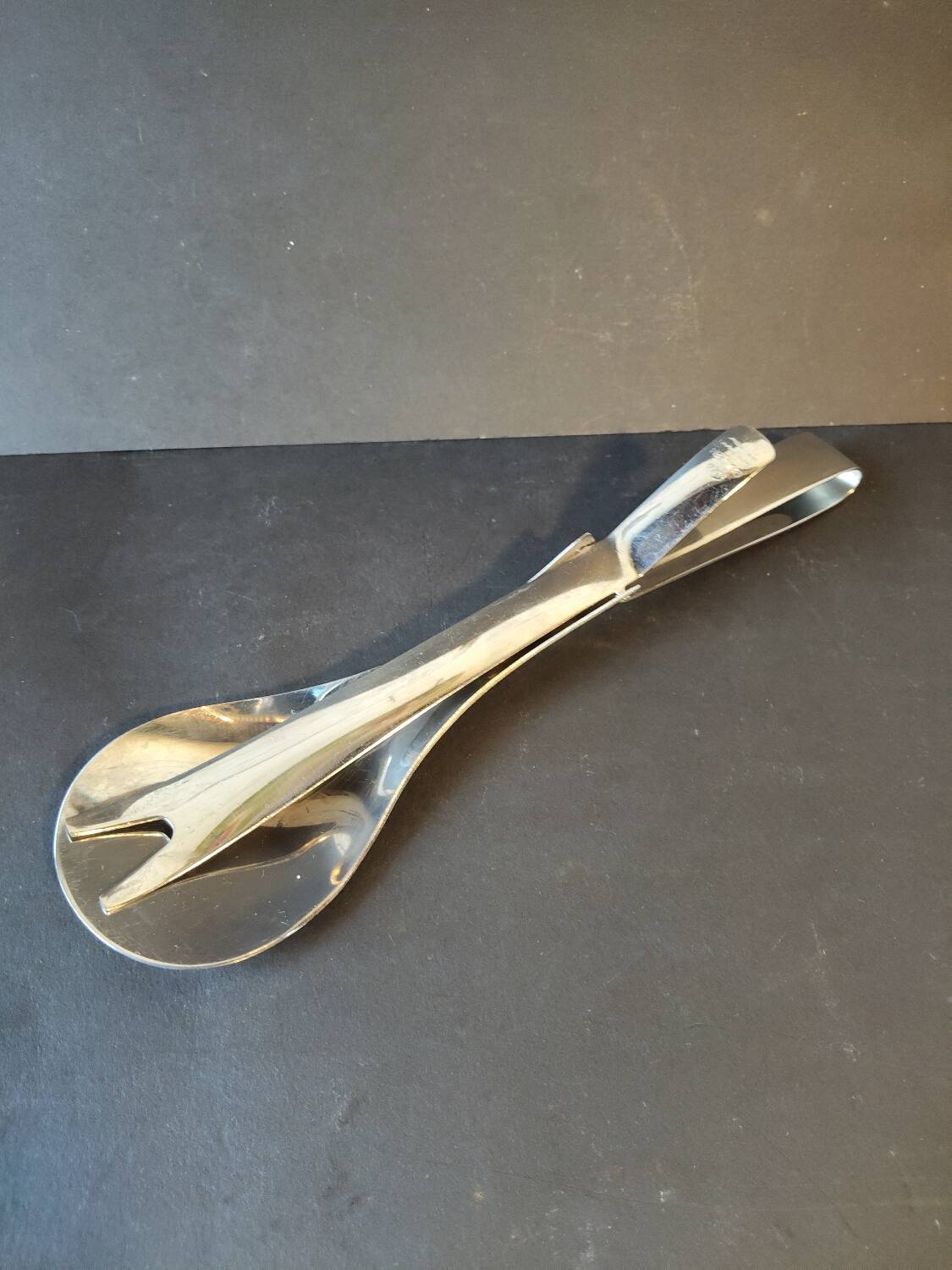Modernist salad tongs gulden – polished stainless steel – 1970s