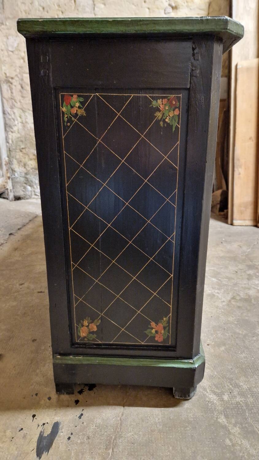 Painted chest of drawers
