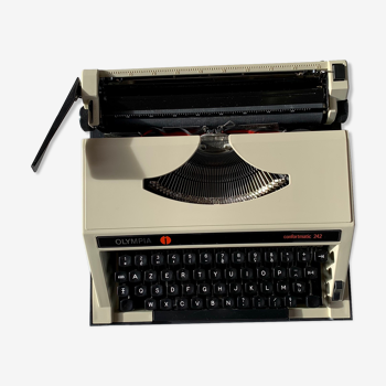 Machine à écrire portable olympia confortmatic 242