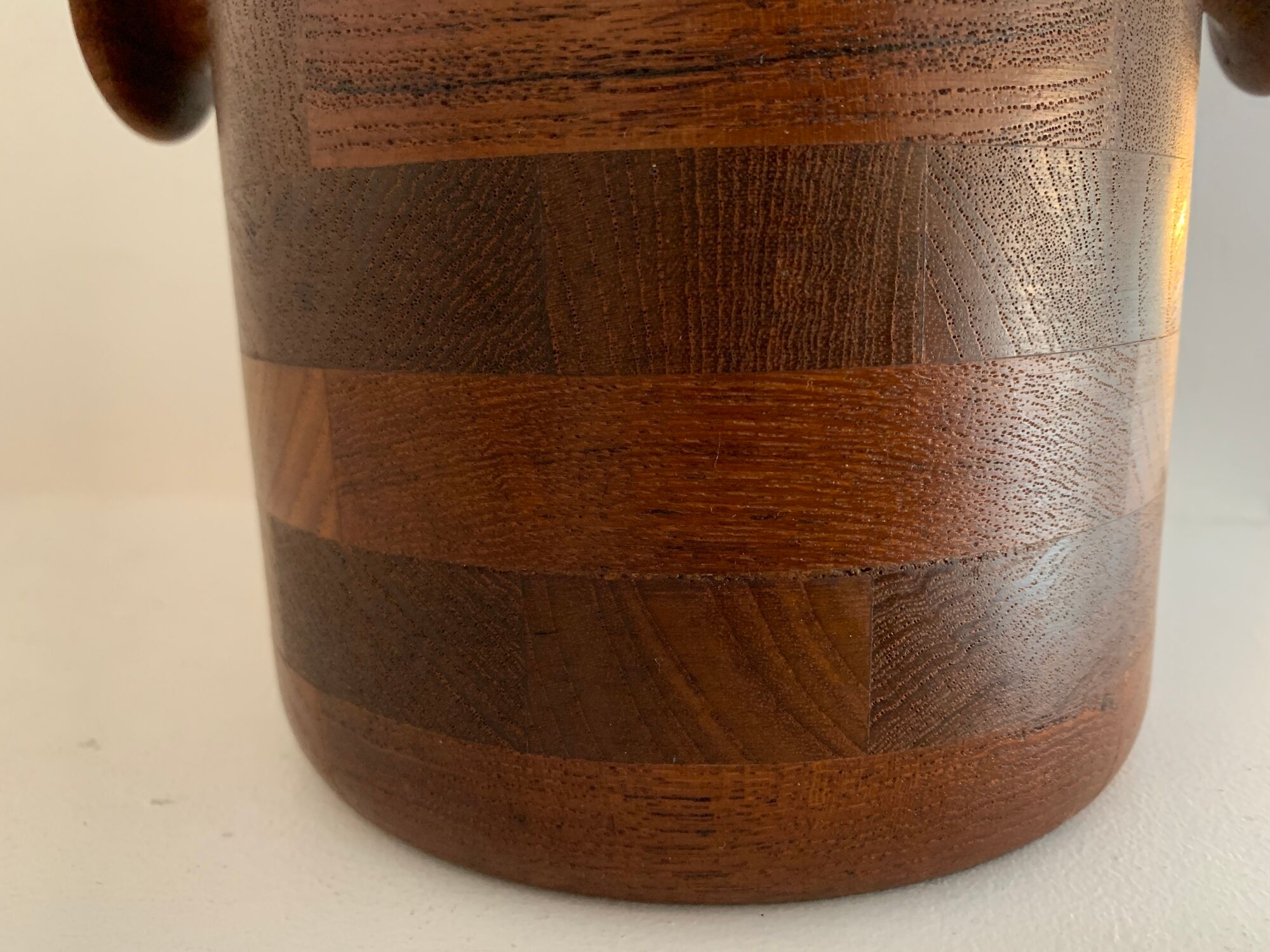 Scandinavian ice bucket in MCM Denmark teak and its ice claws