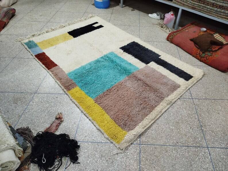 Handmade Moroccan rug 250cm x 150cm
