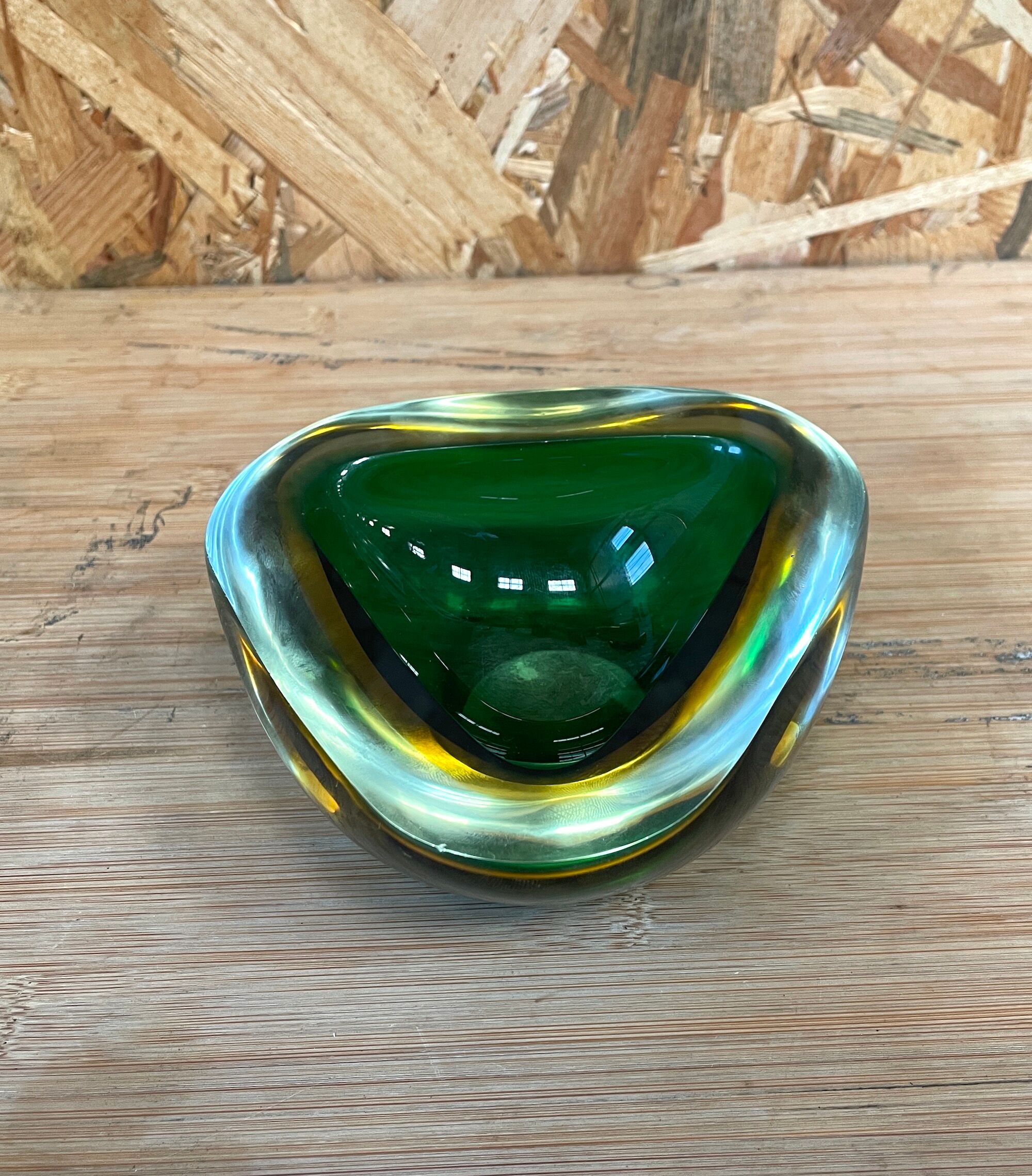 Cendrier Sommerso en verre de Murano en forme de diamant de Flavio Poli pour Seguso