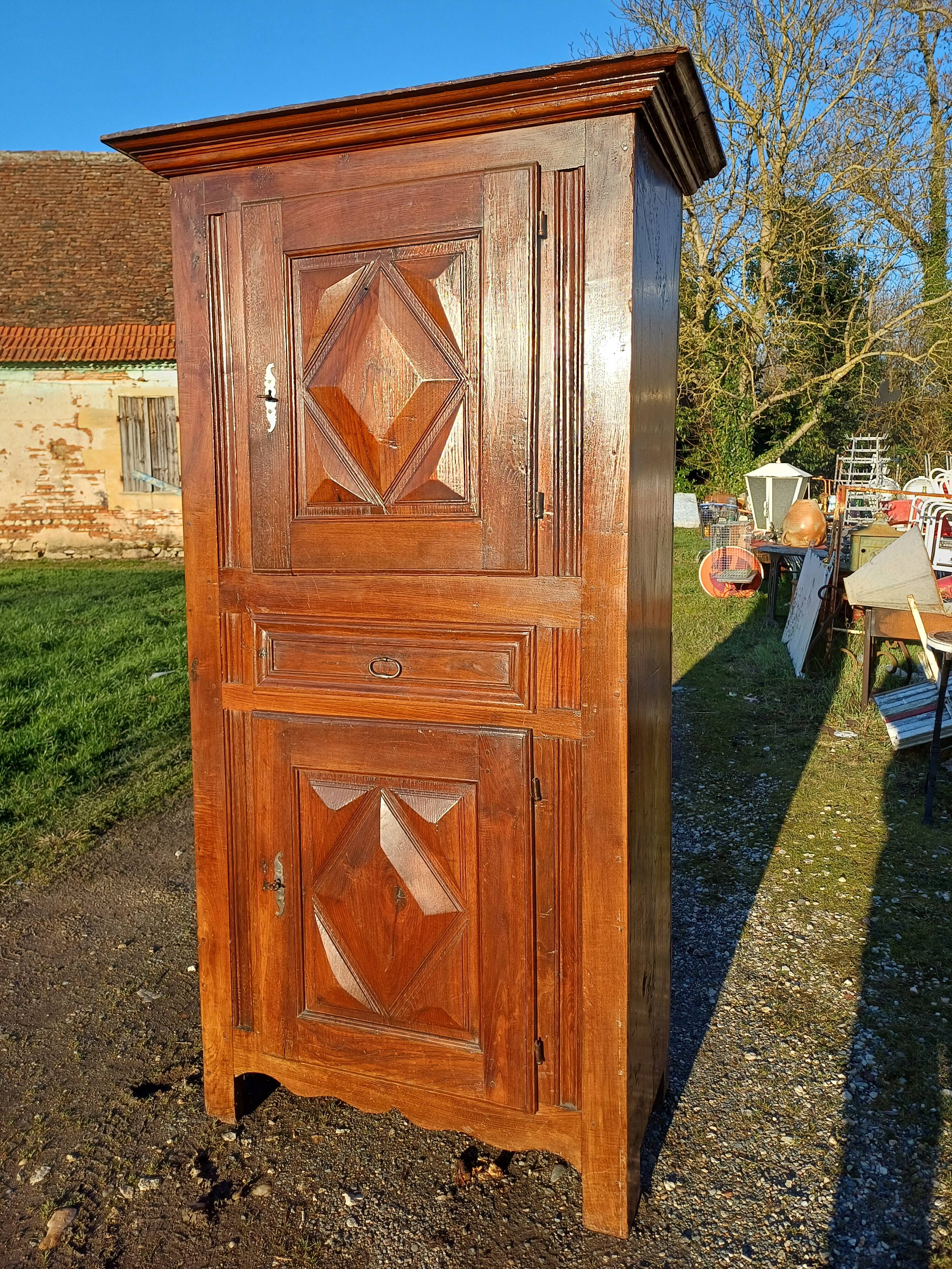 Armoire 2 portes , 1 tiroir chéne 19 éme