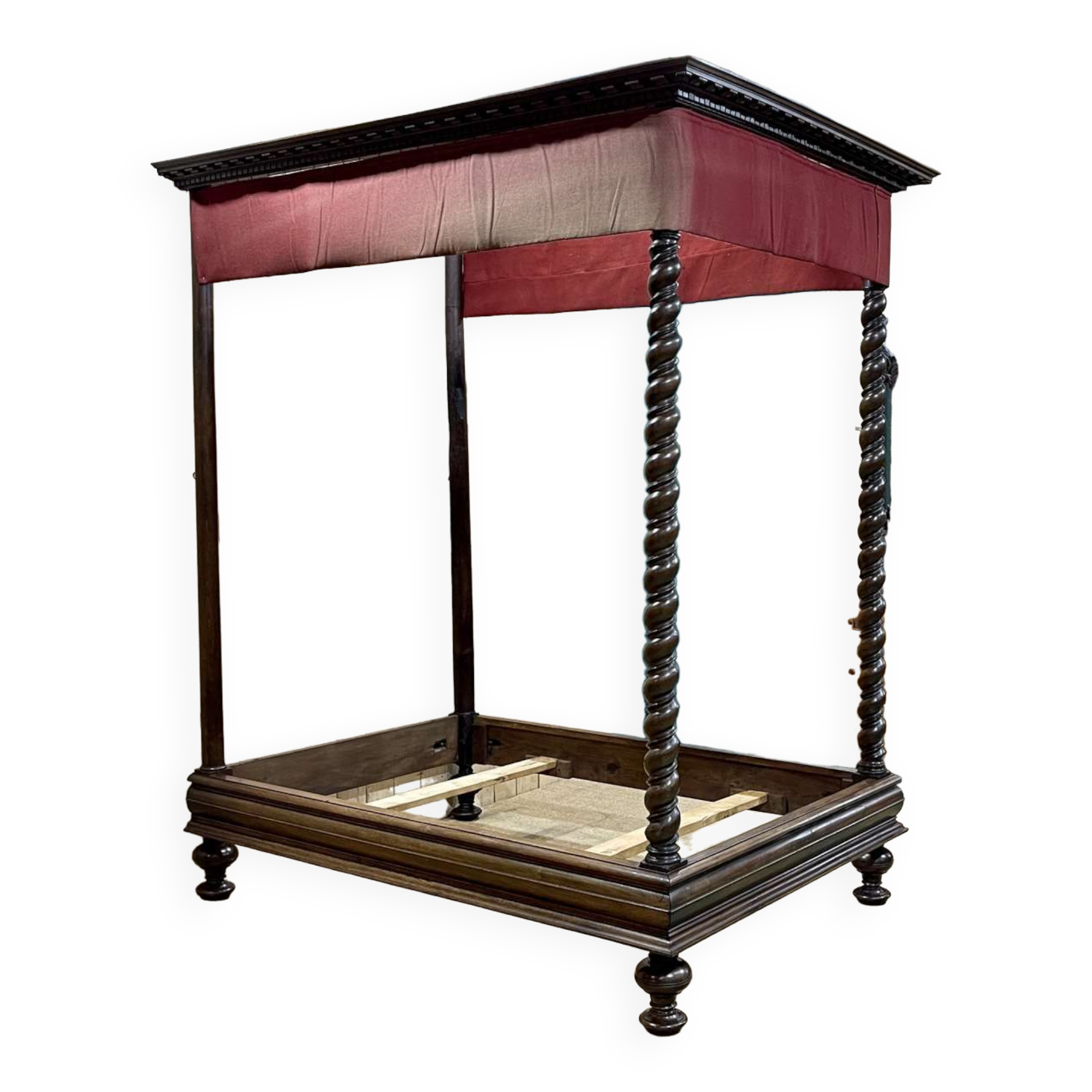 Louis XIII four-poster bed in walnut and poplar