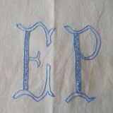 Drap ancien neuf en métis brodé main