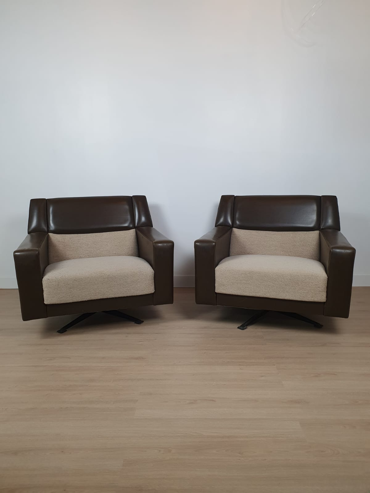 Pair of armchairs 70s