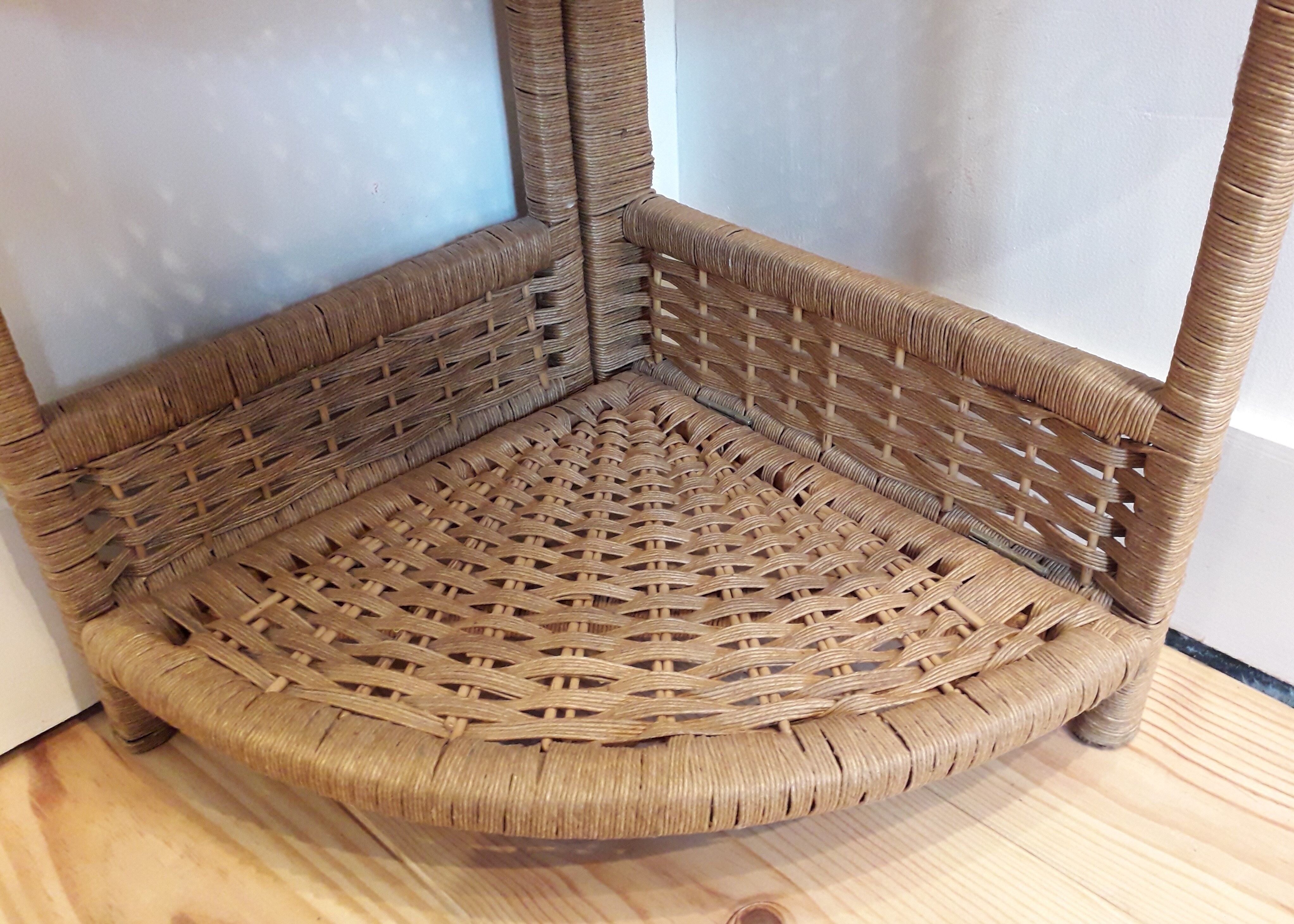 Corner shelves