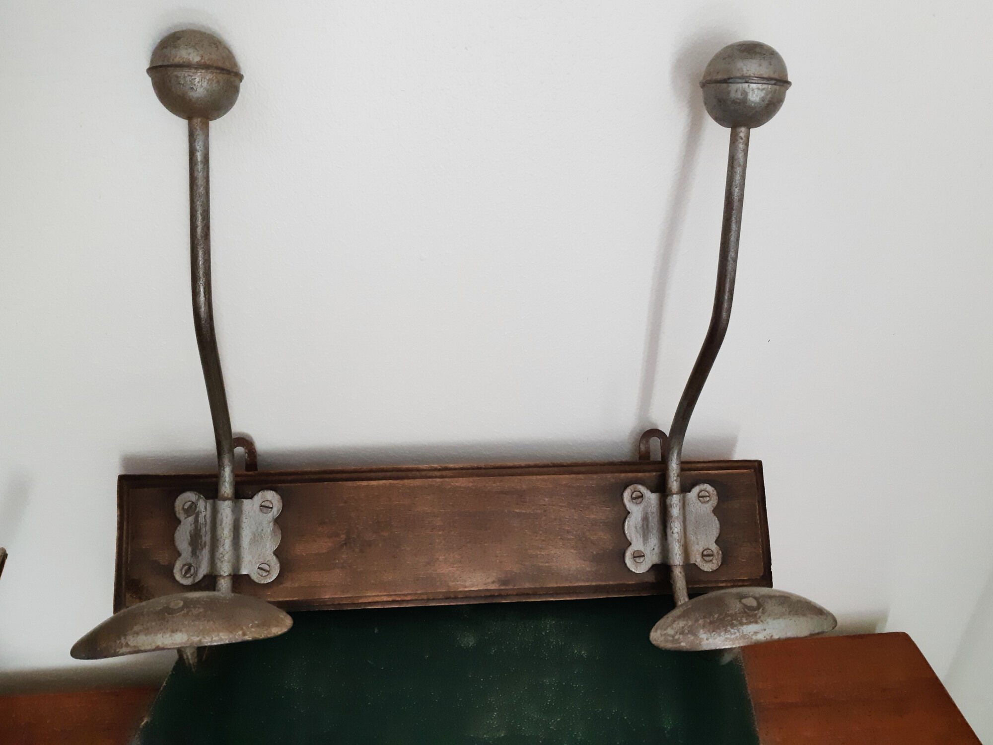 Coat rack in wood and iron 2 heads, vintage, 50s/60s, cloakroom, hook