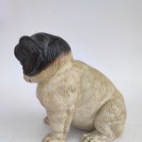 Chien en terre cuite peinte