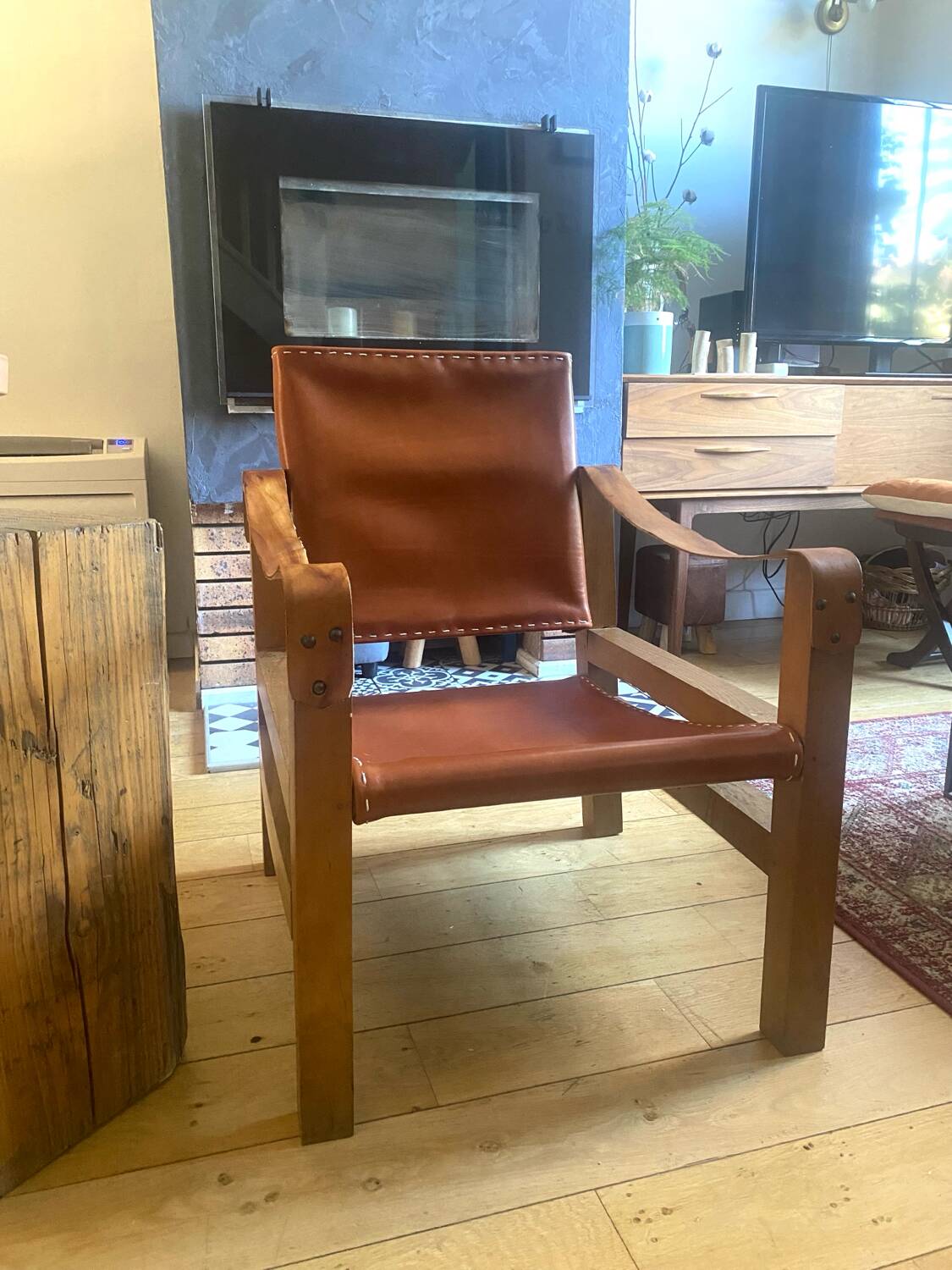 Safari armchair in wood and leather - 1950s style