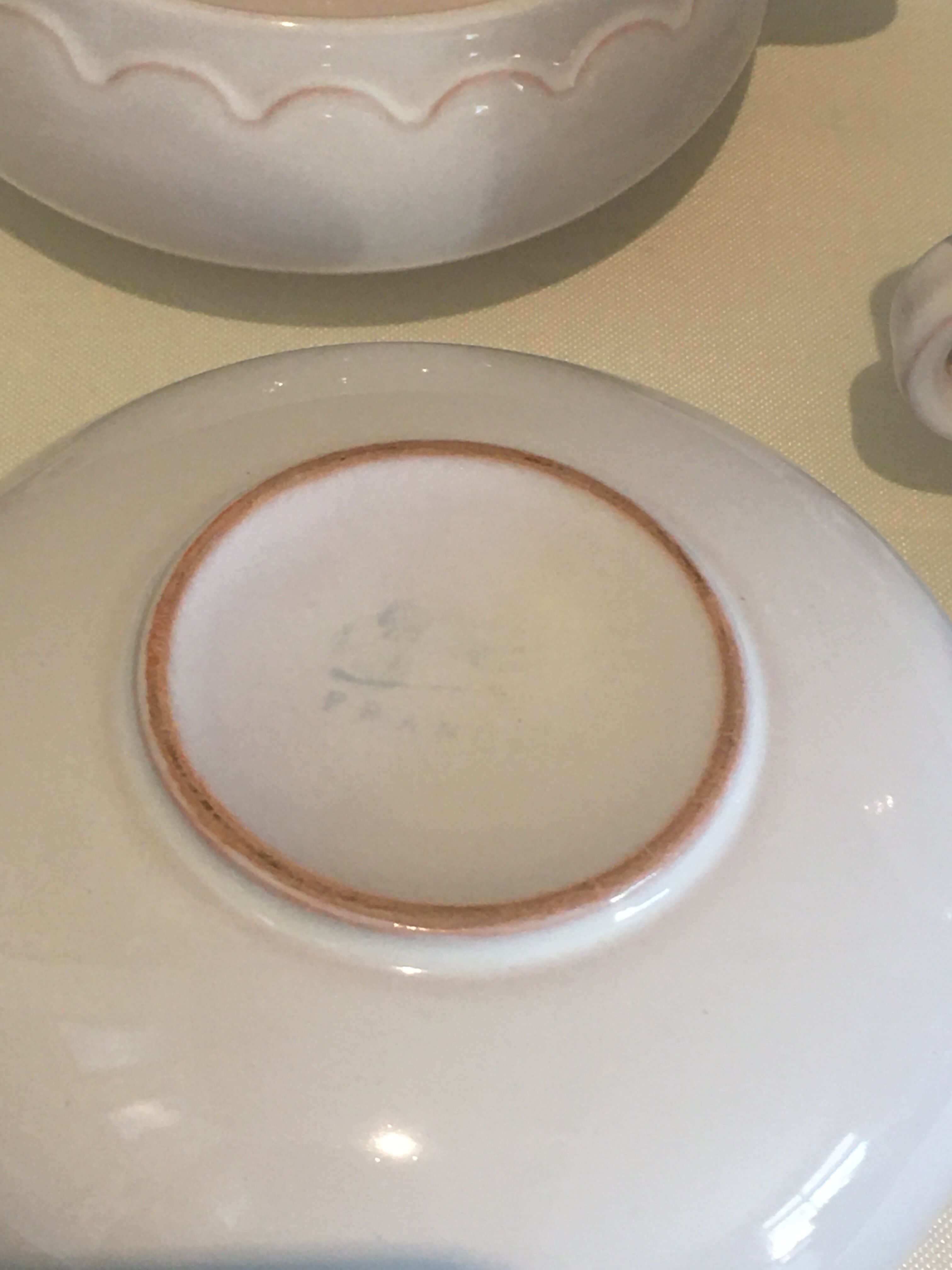 Lot of bowls with handles