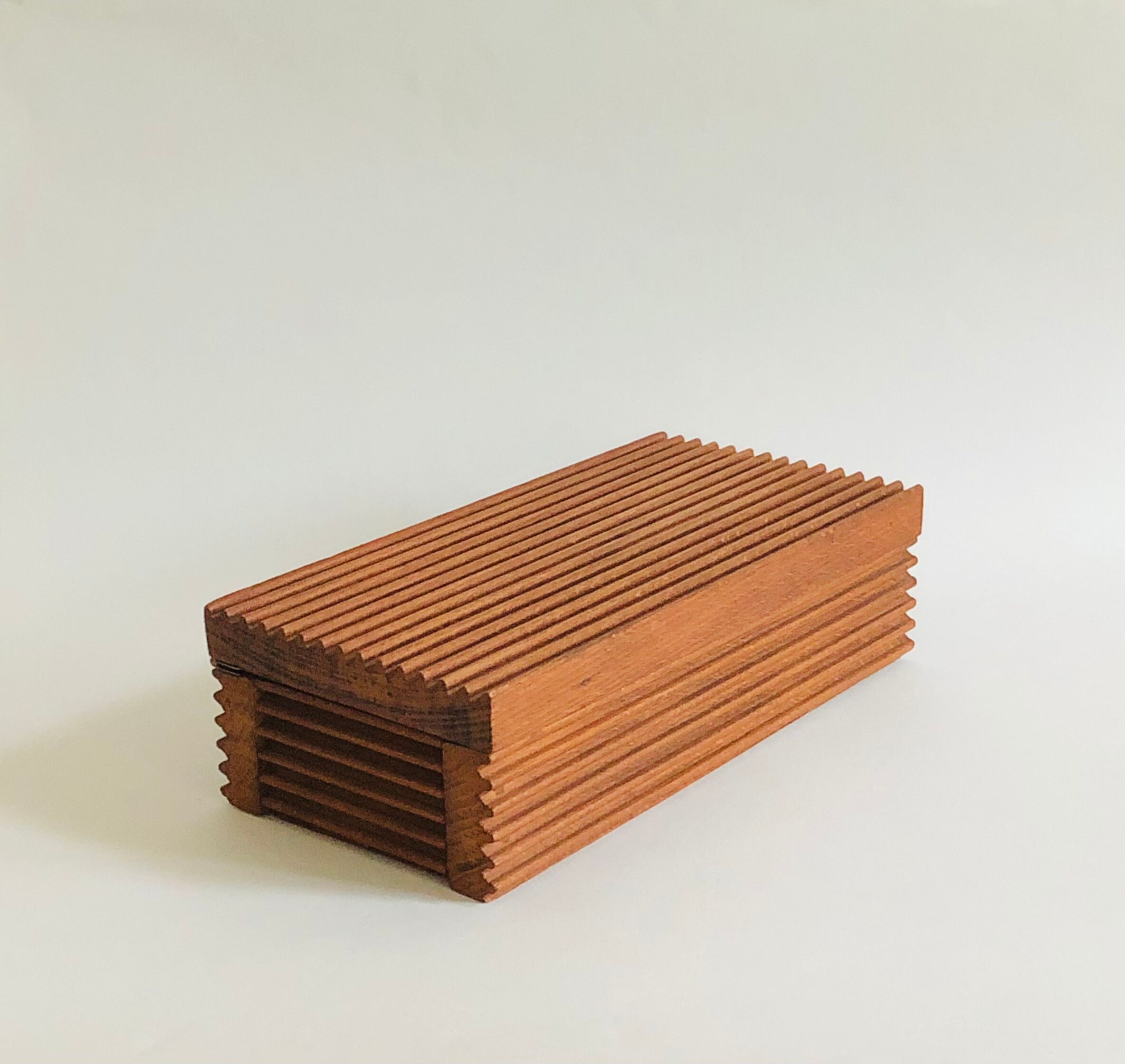 Boîte en bois faite main L25cm