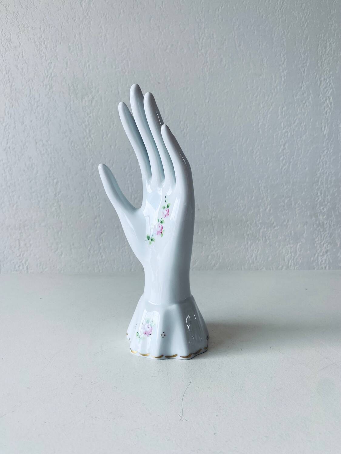 Della Torre porcelain jewelry holder