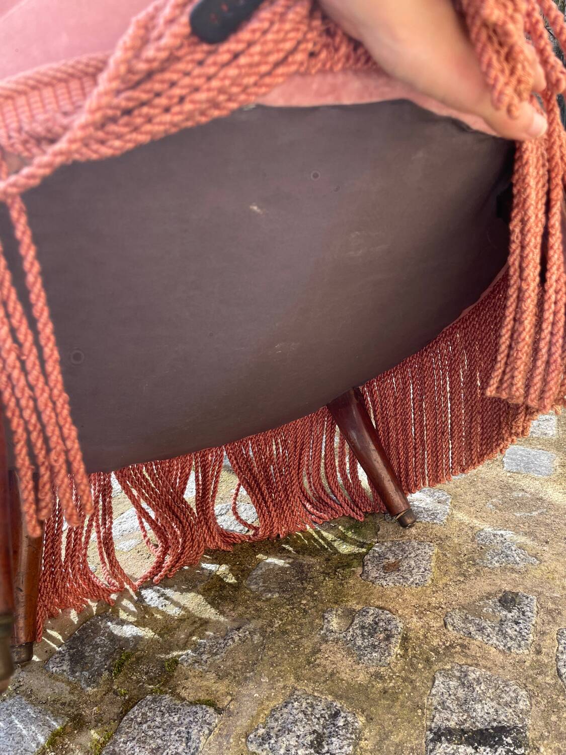 Toad style armchair in pink velvet