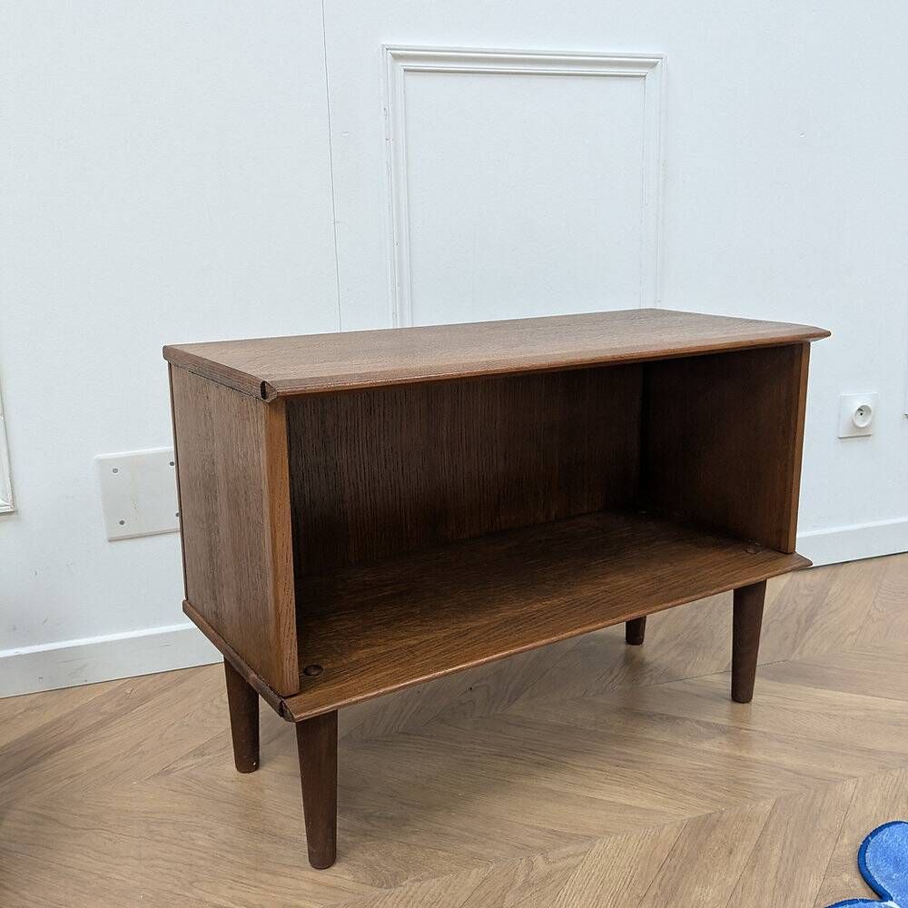 small vintage library