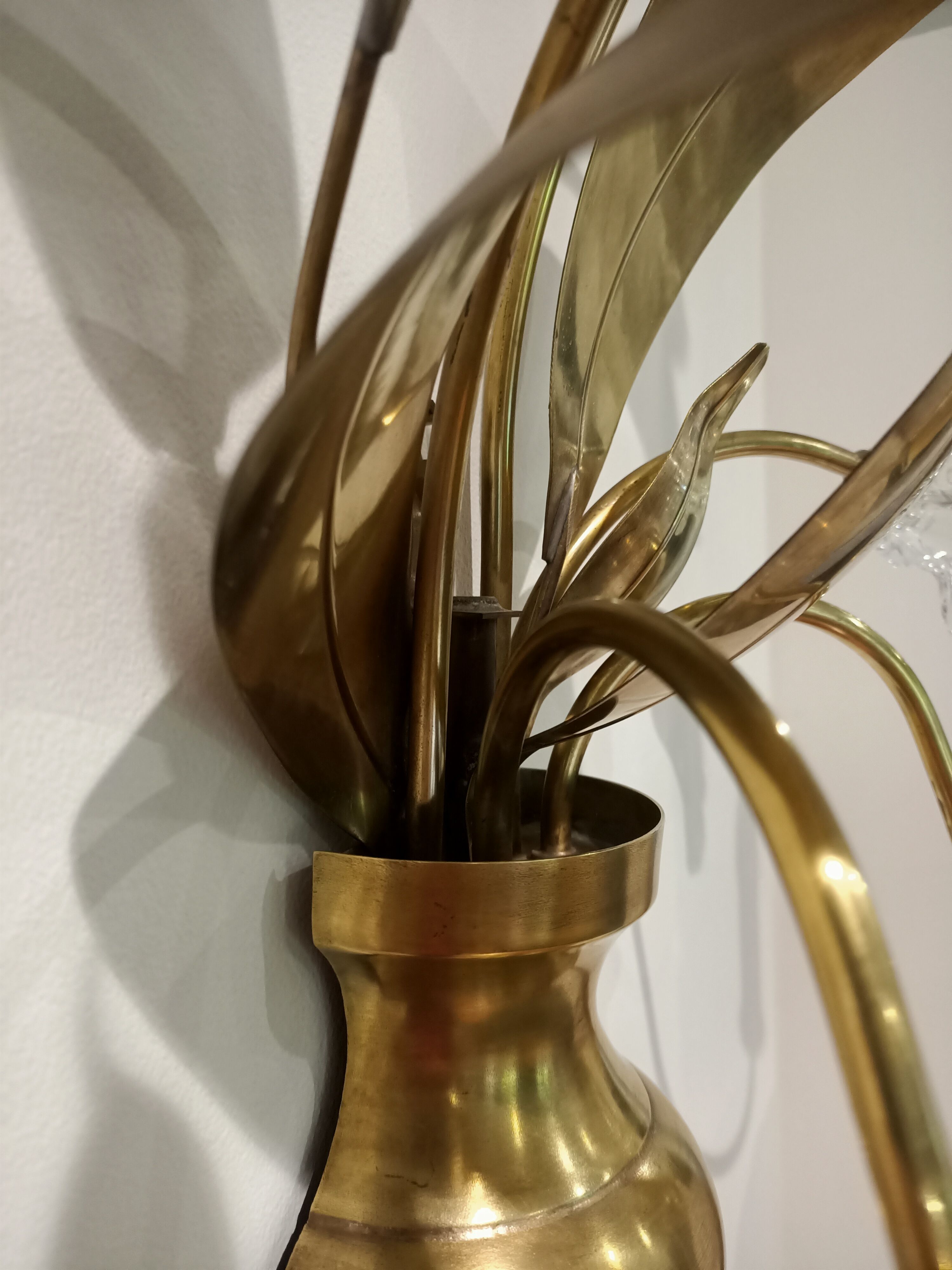 Golden wall lamp