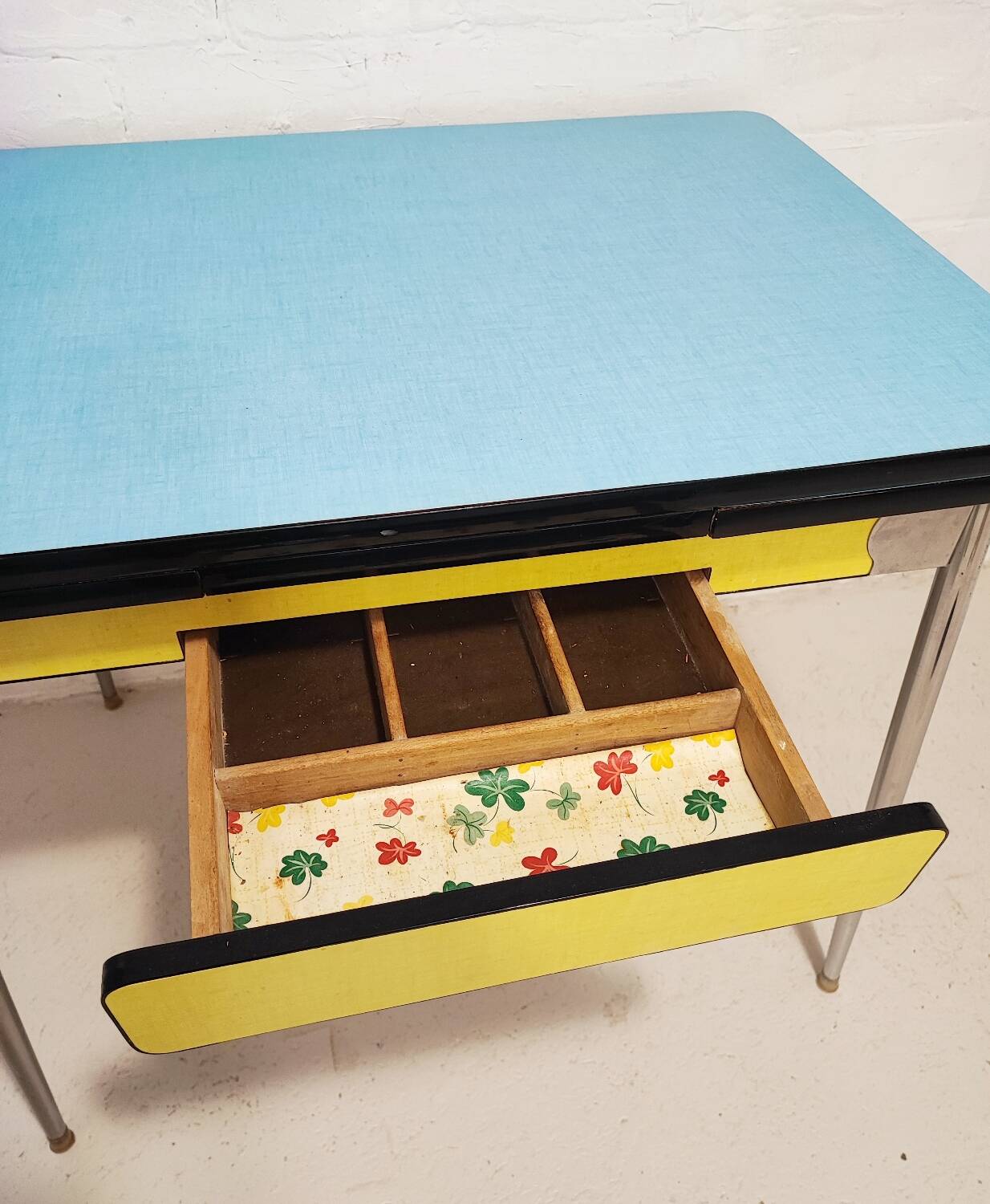 Two-tone formica table
