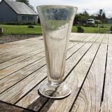 Ancien Petit Vase Soliflor en Verre Moulé
