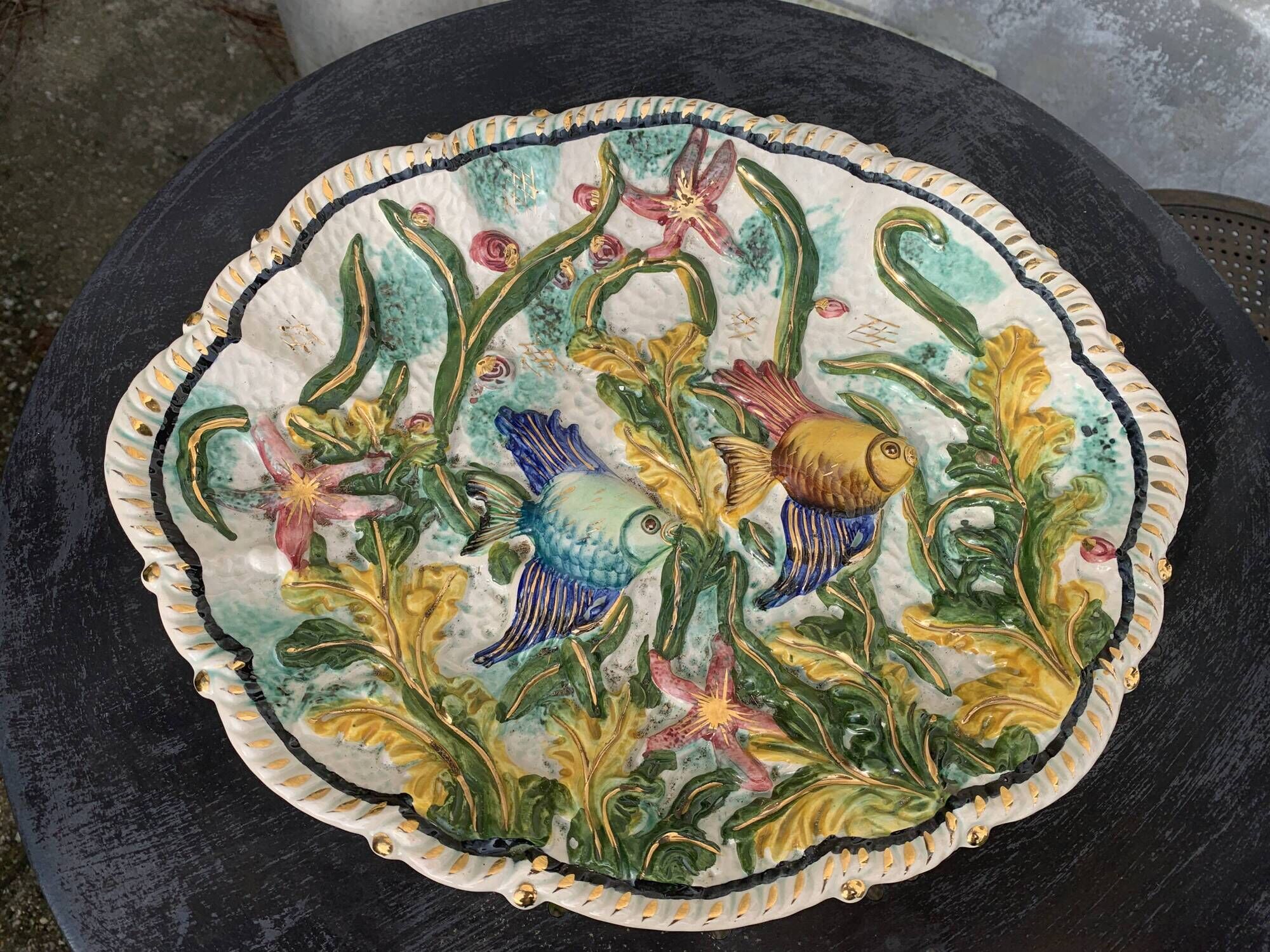 Dish in enamelled ceramic slip, with fish motifs, decorative, collector, vintage