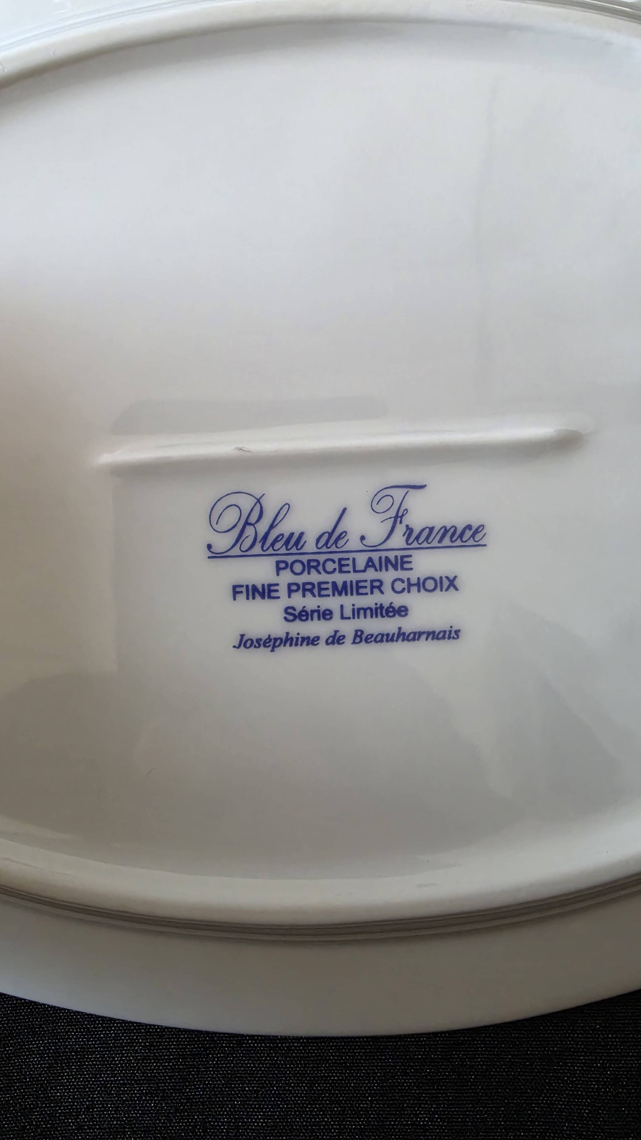Set of 2 oval shrimp dishes in Limoges porcelain "Blue de F"