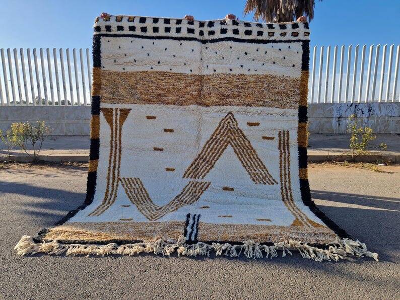 Handwoven pure wool rug, size 2/3 m.