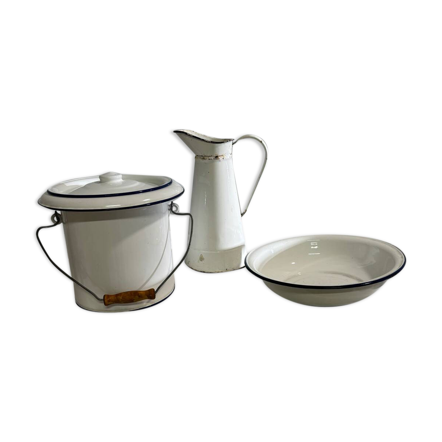 Pitcher bowl and enameled bucket