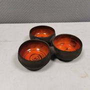 Magnifique bol (composé de 3 bols) avec glaçure orange/rouge à l'intérieur