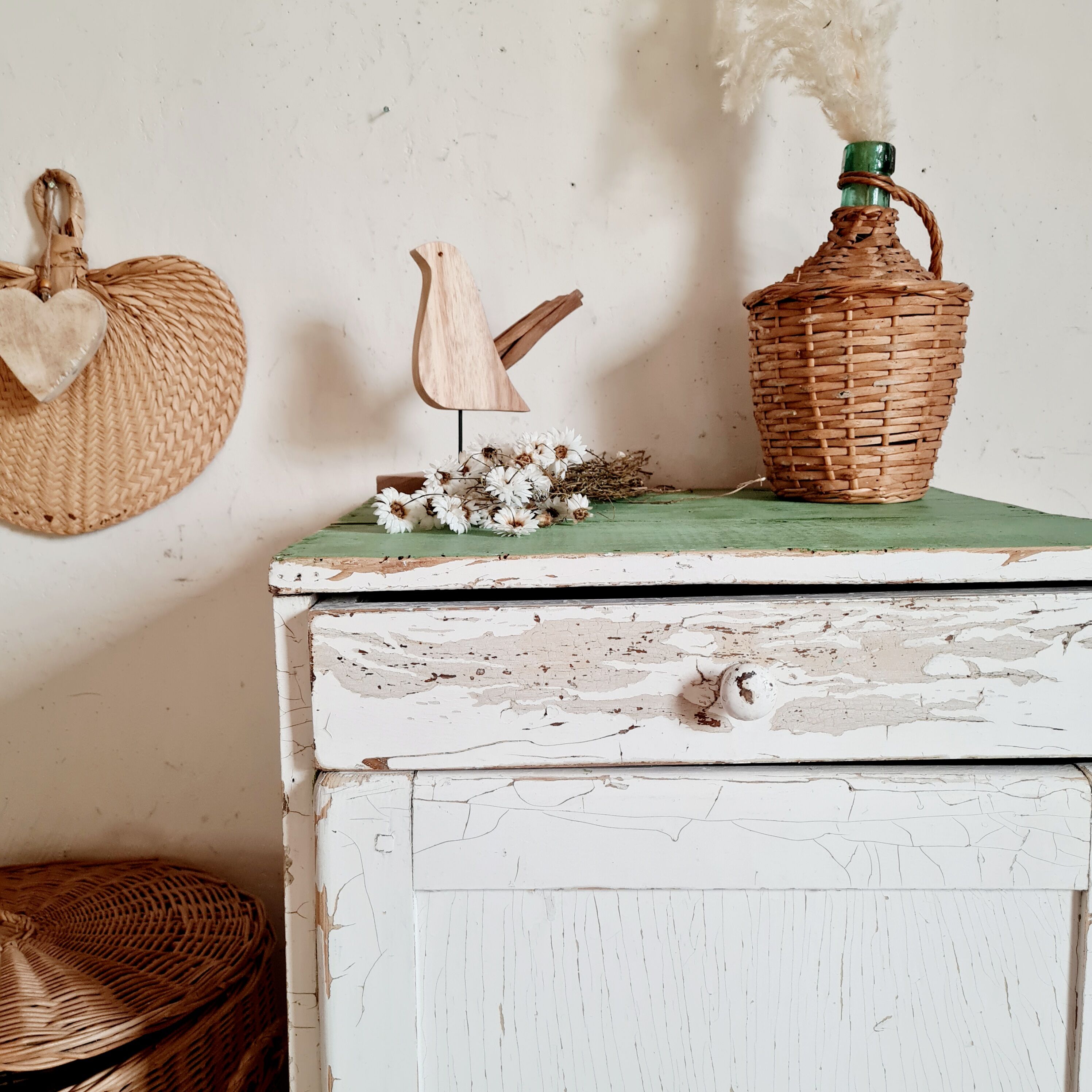 Renovated patinated white jam