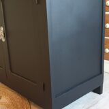 Black Parisian buffet