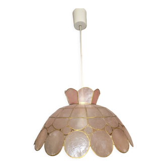 Mother-of-pearl suspension