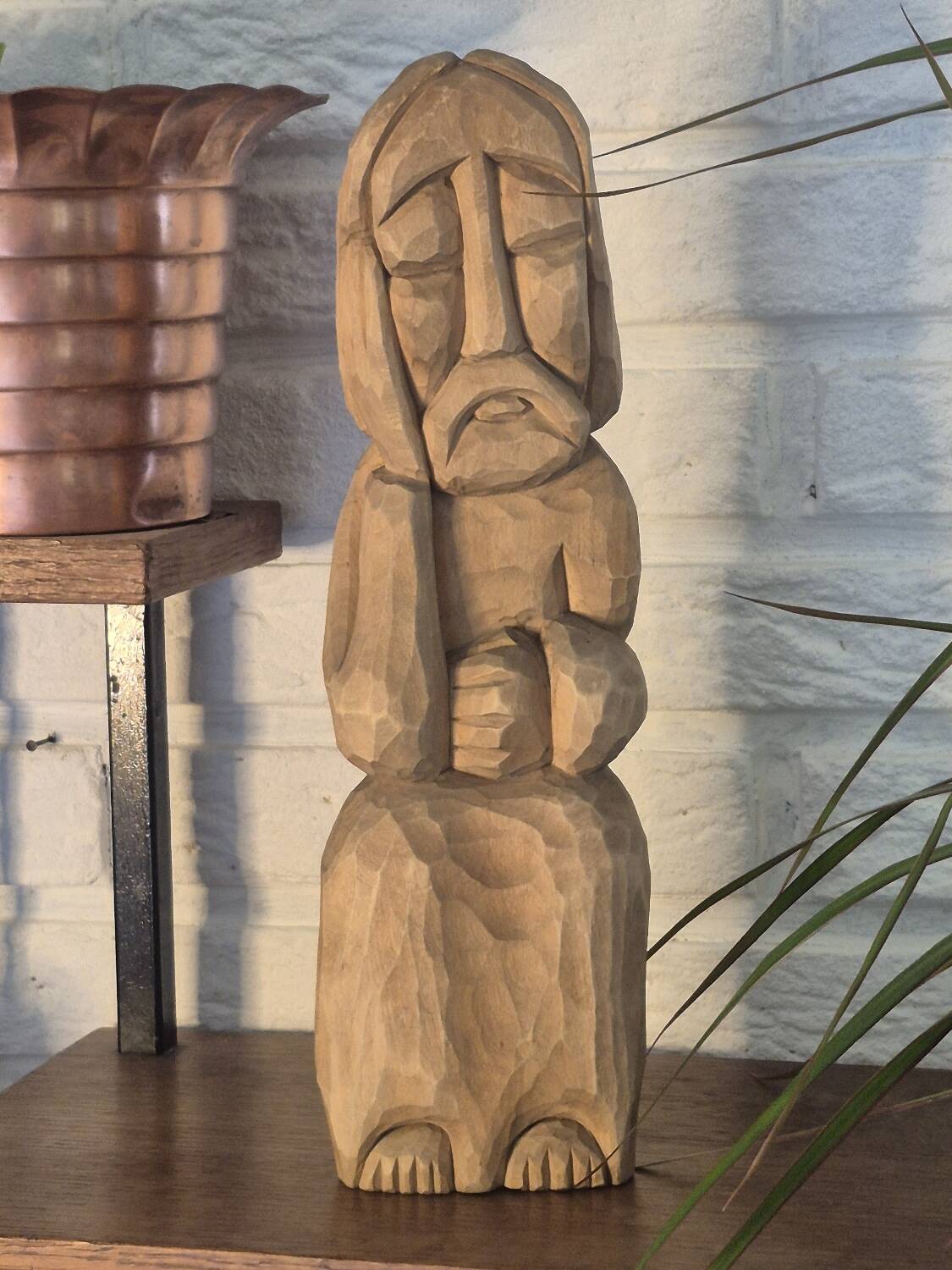 Wooden sculpture statuette