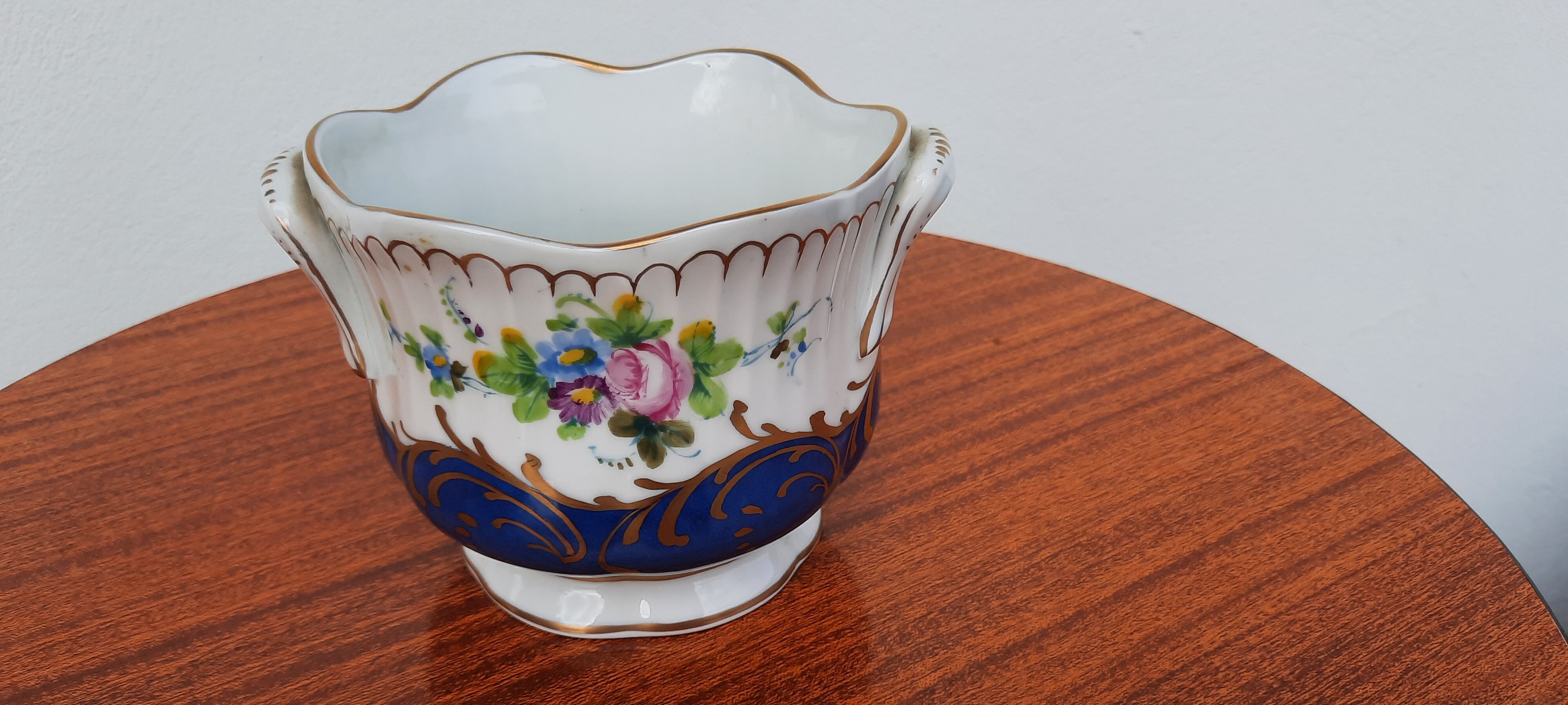 Porcelain pot cover