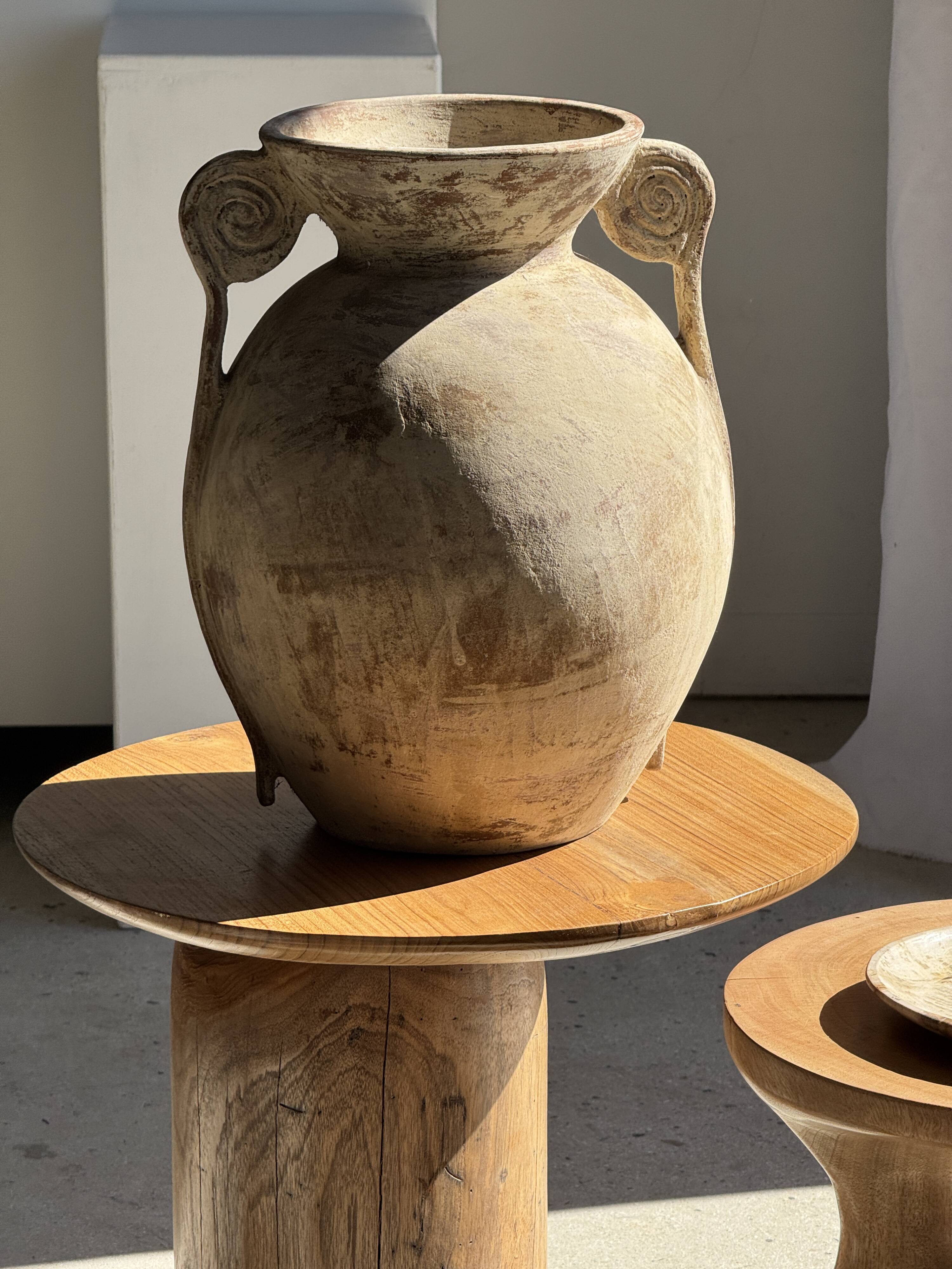 Sexy Neck - Solid wood (monoxyle) side table in natural colour H45