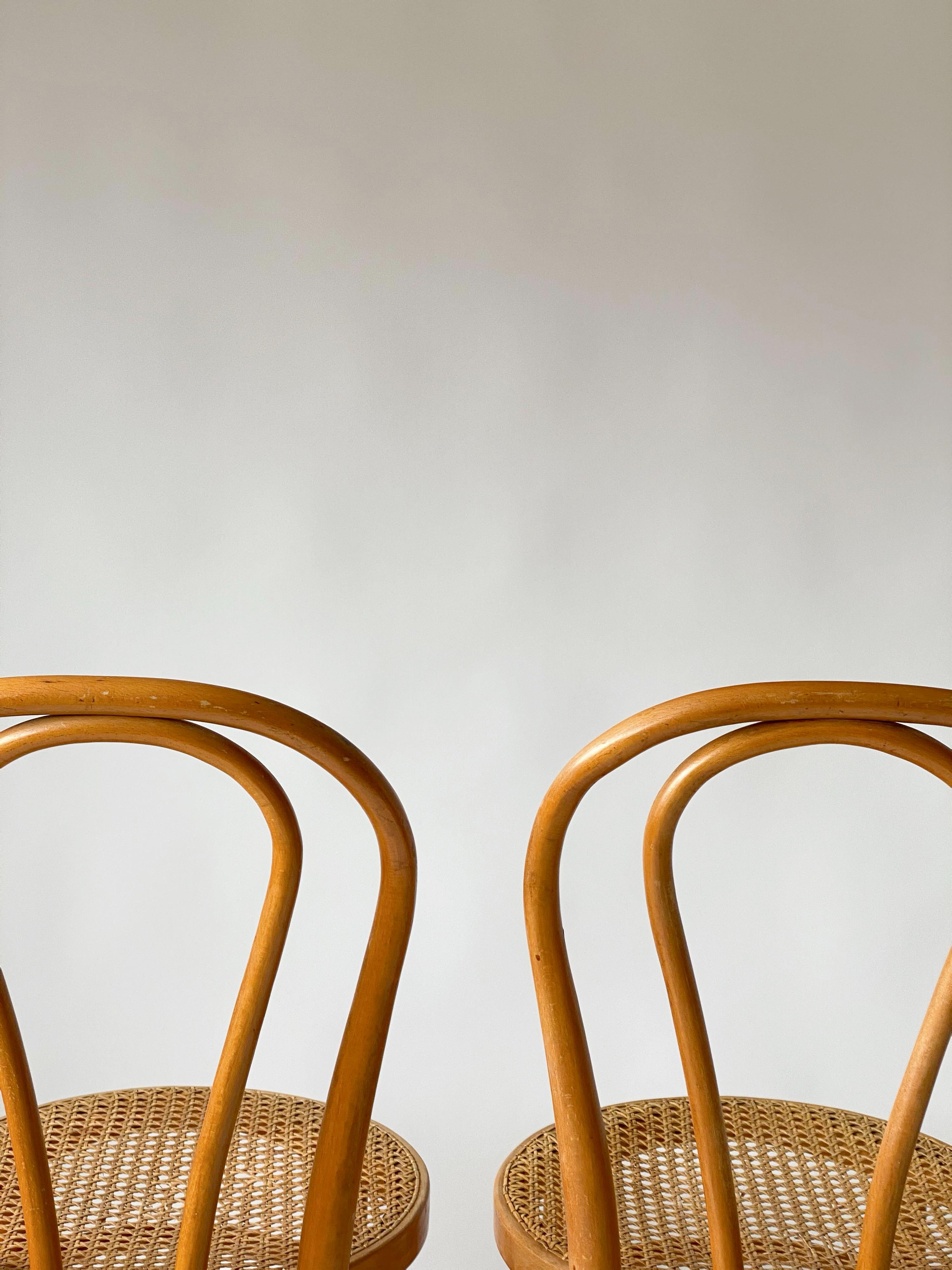 Pair Chairs bistro canage