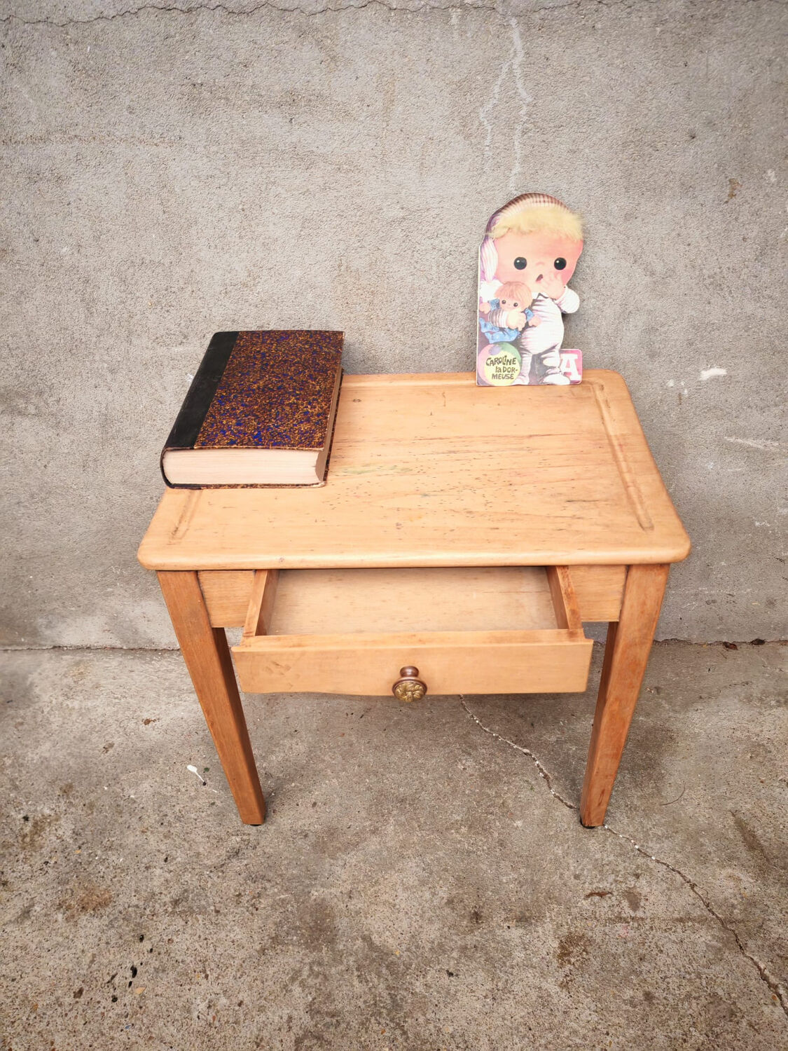 Small children's desk or side table.