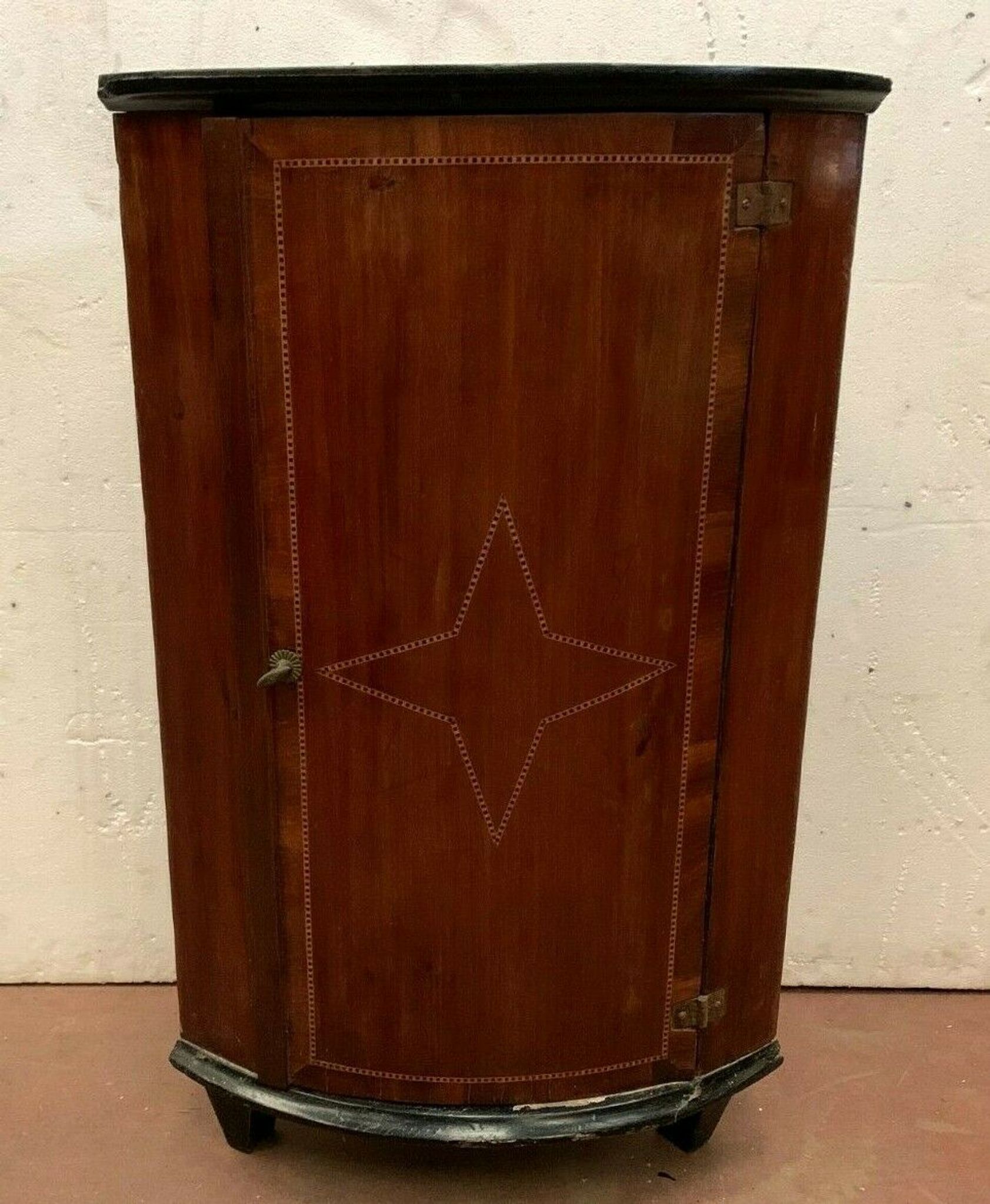Louis XVI style notch Coin Marquetry 19th century star