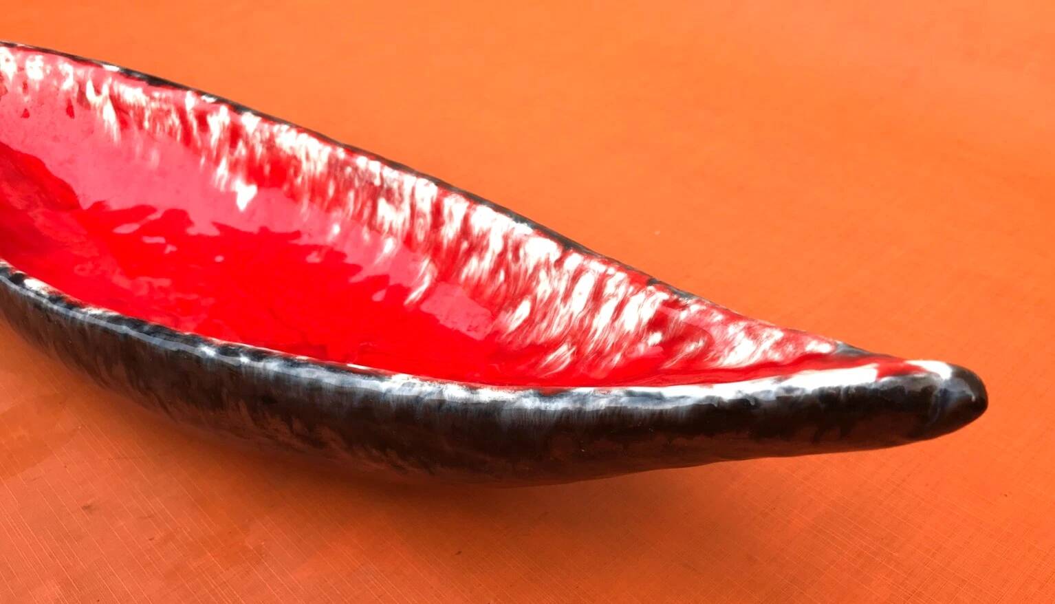 1960s large fruit bowl/centrepiece "Pirogue" Vallauris style