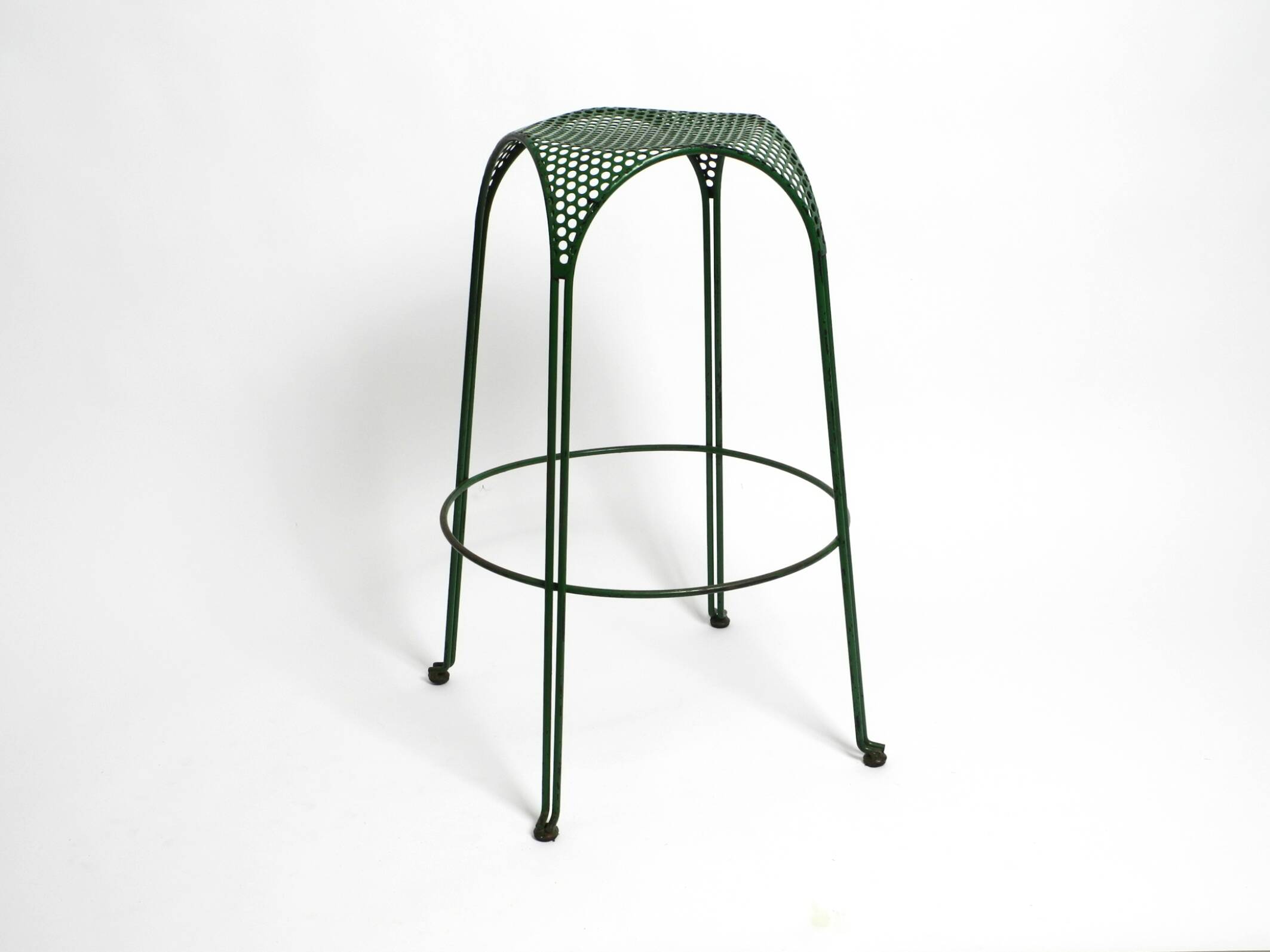 Tabouret de bar italien des années 1960 en métal peint en vert avec métal perforé.