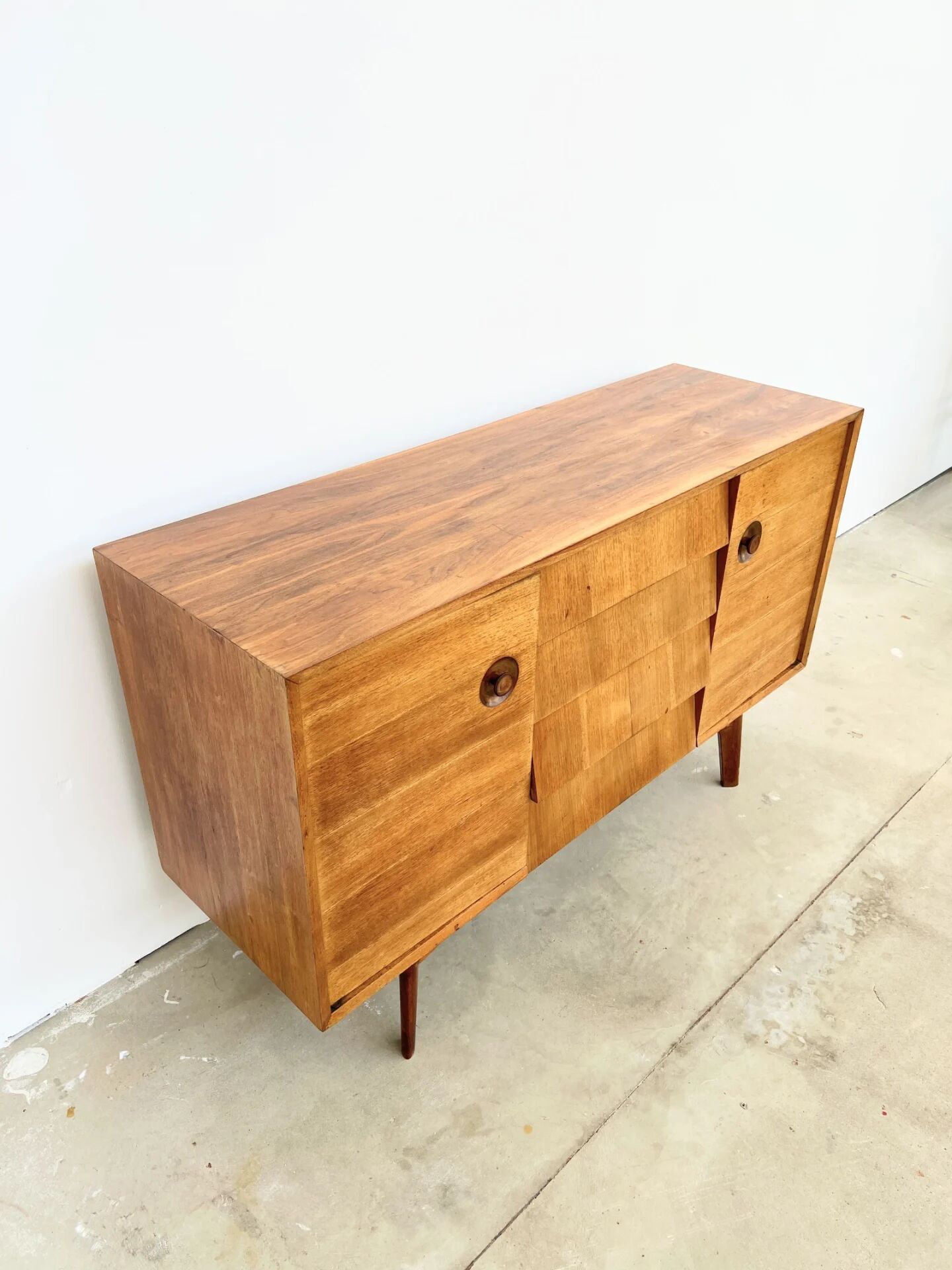 Mid-century teak sideboard, 2 doors 4 drawers — brutalist spirit